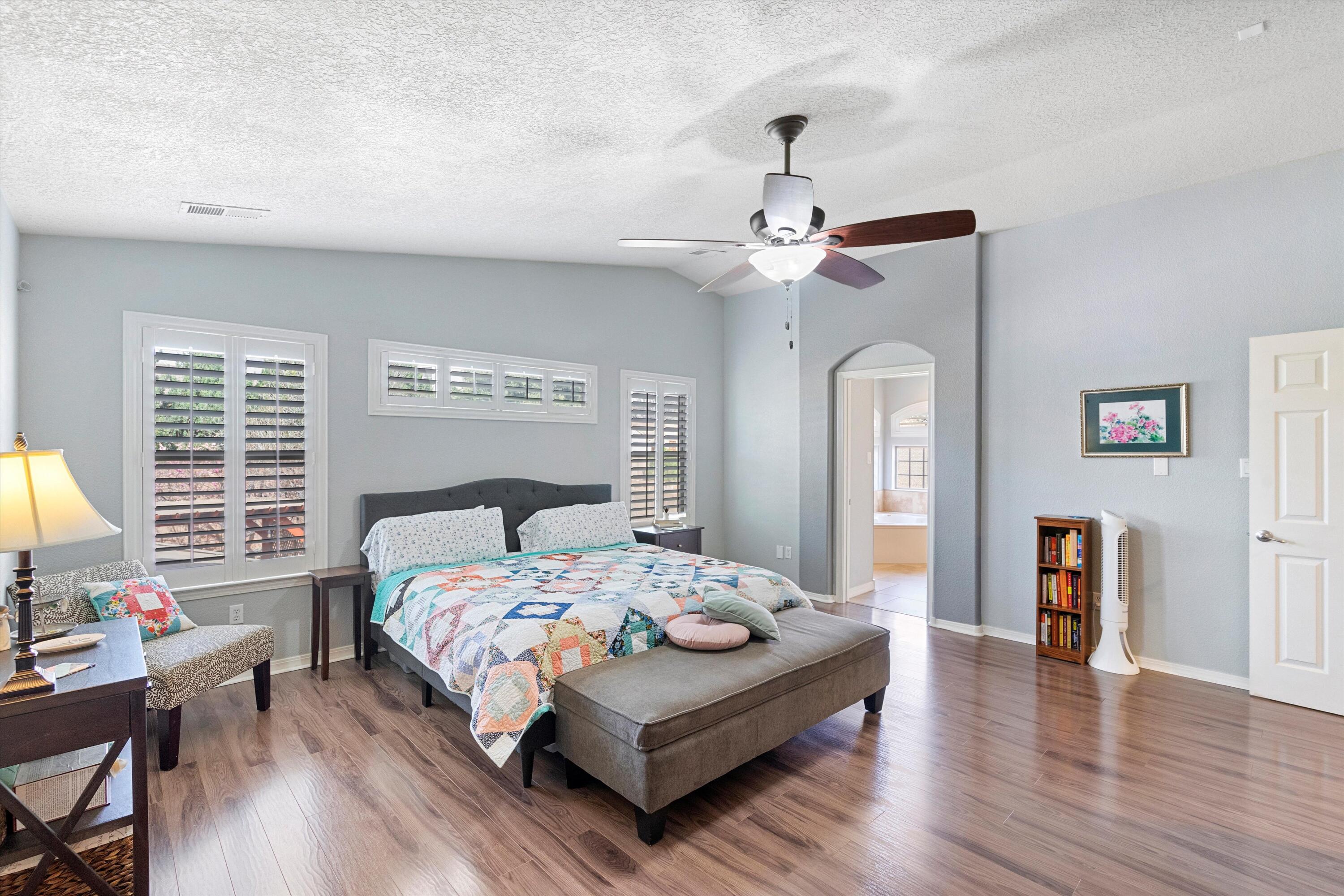 1007 Desert Broom Road NE