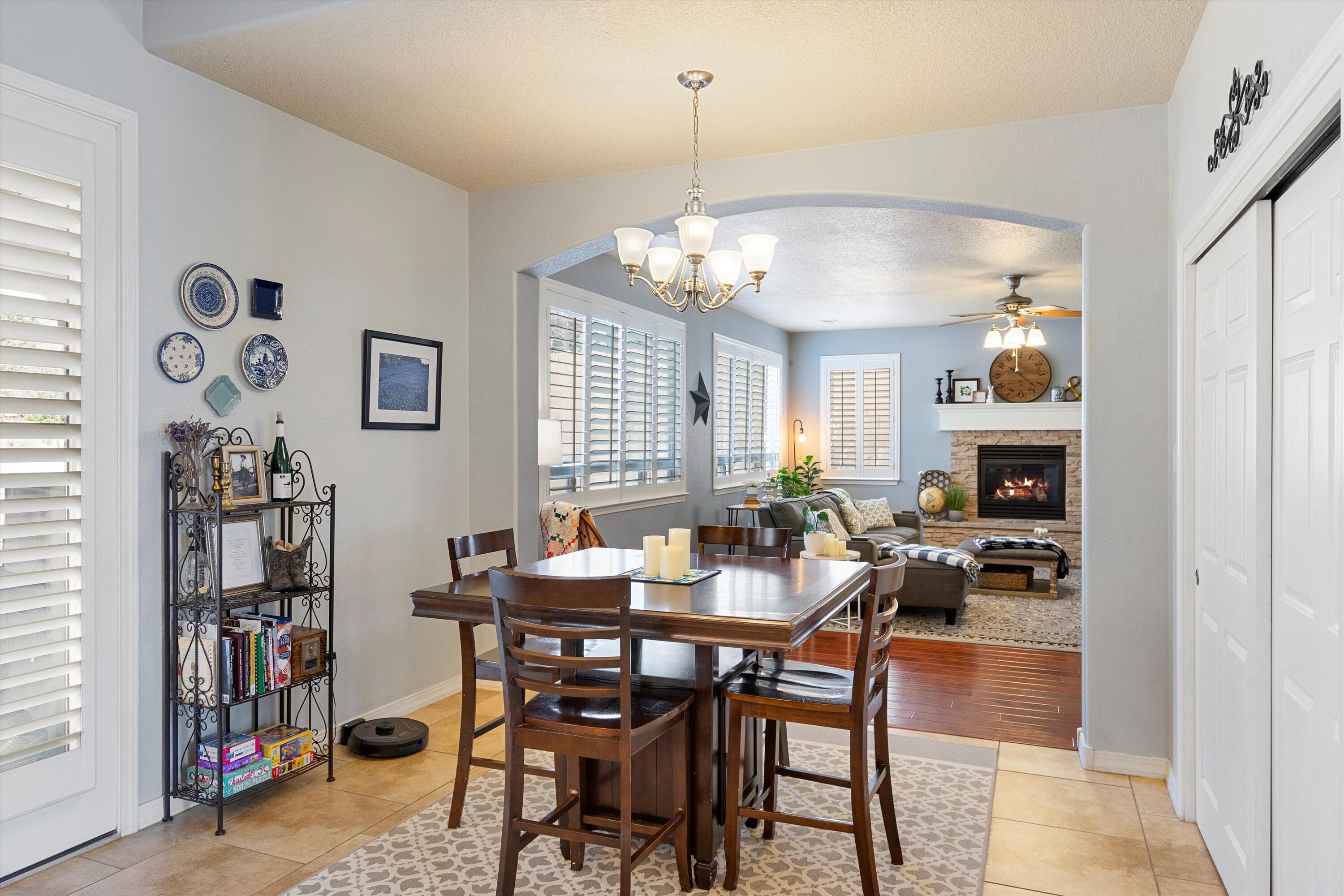 1007 Desert Broom Road NE