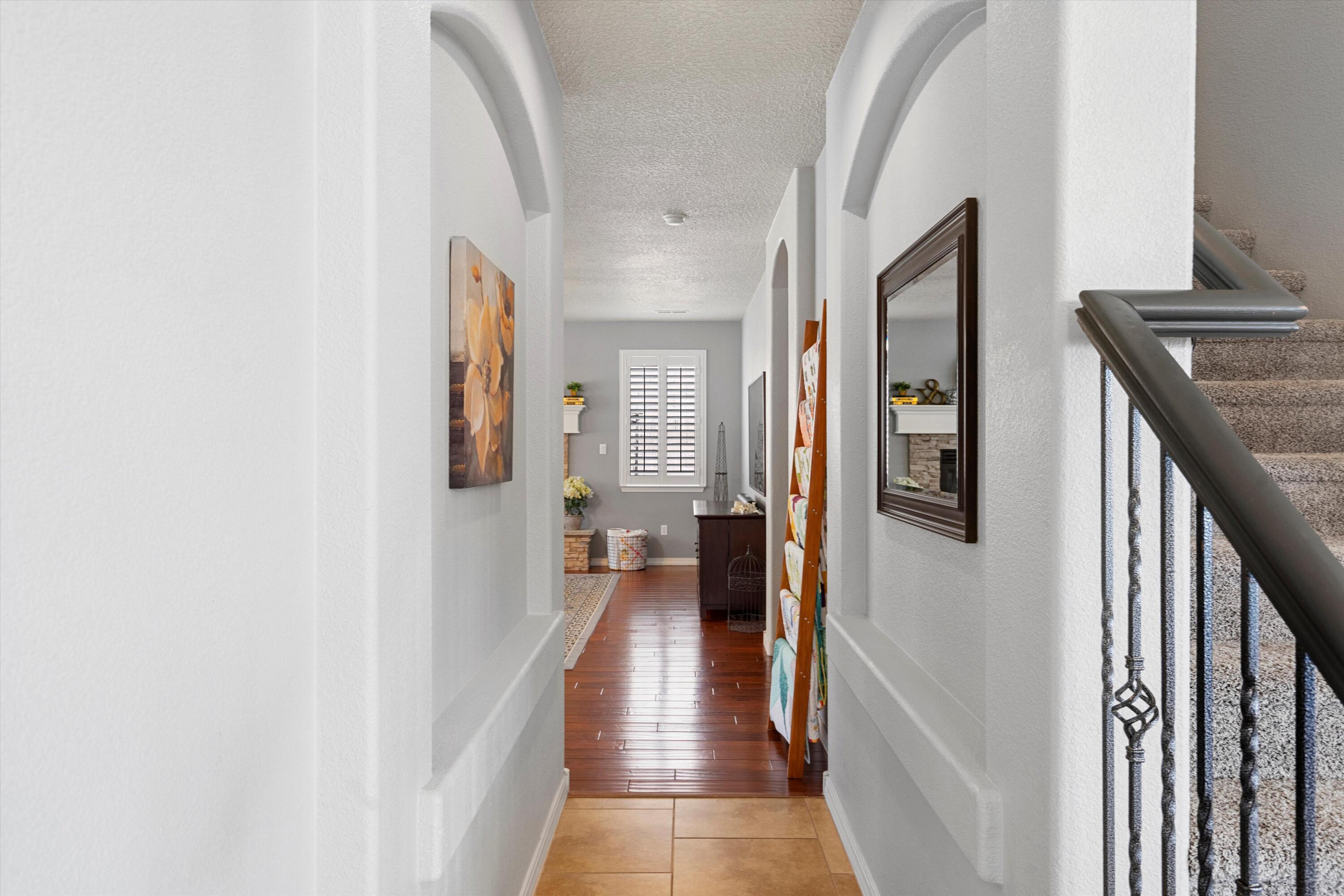 1007 Desert Broom Road NE