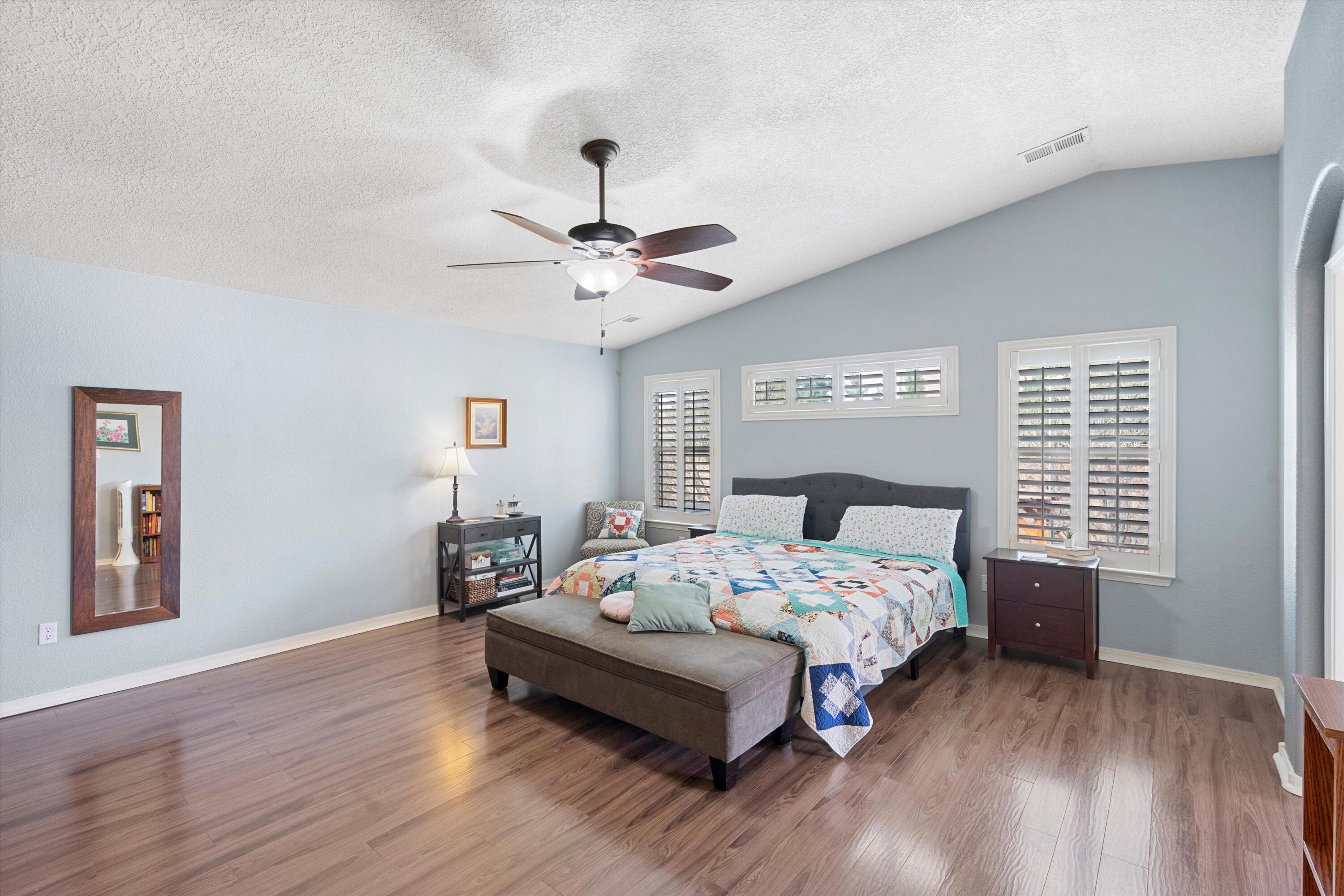 1007 Desert Broom Road NE