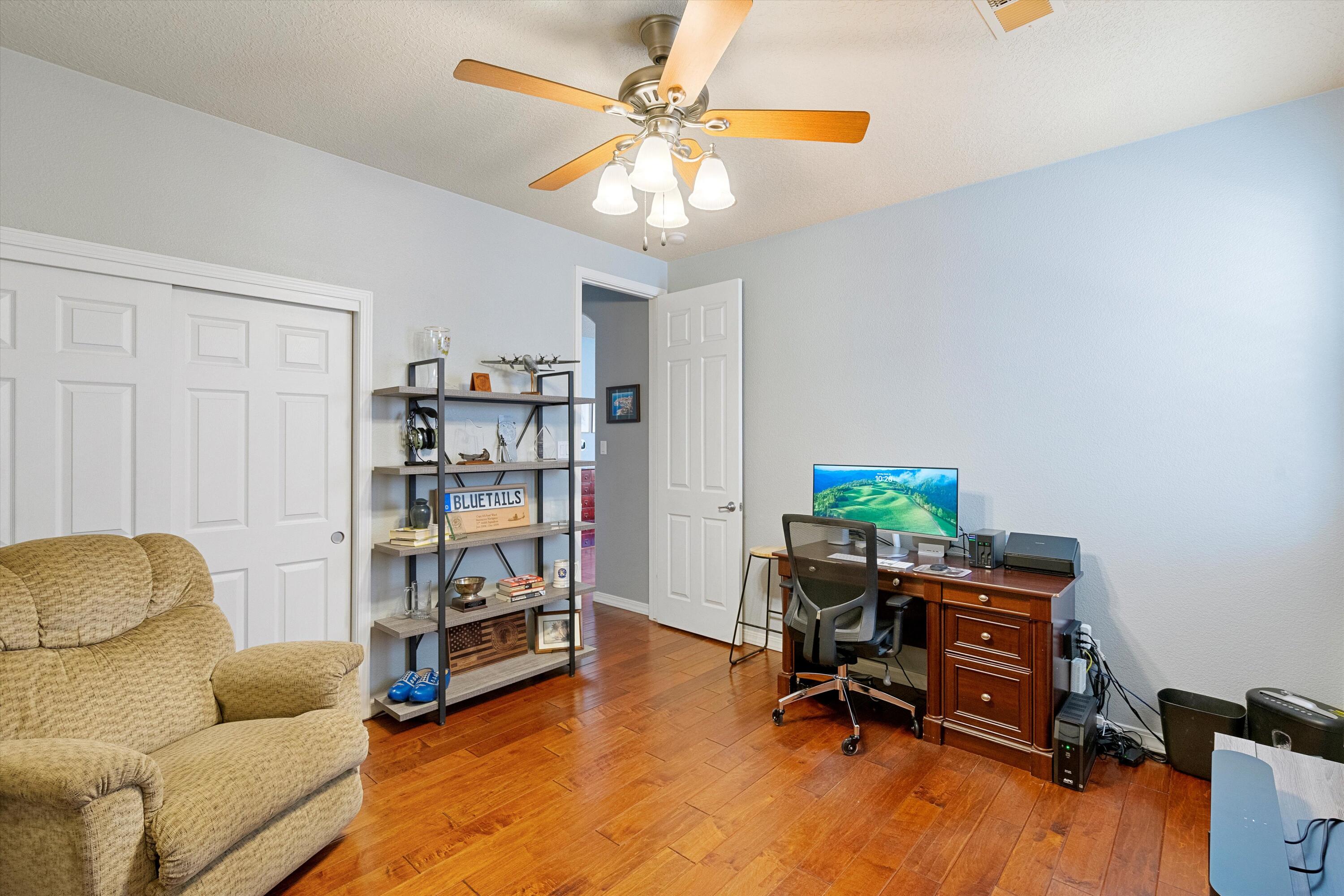 1007 Desert Broom Road NE