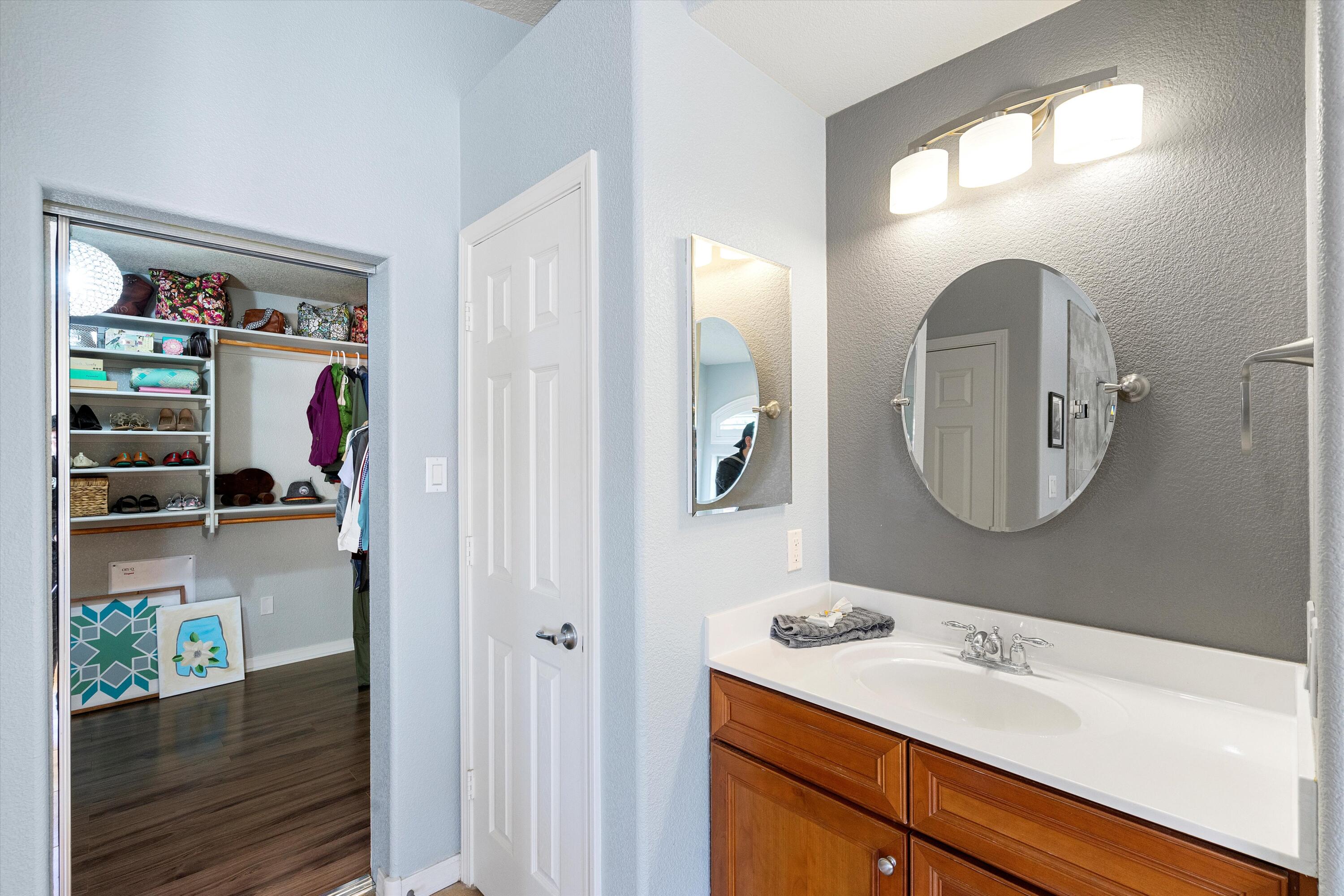 1007 Desert Broom Road NE