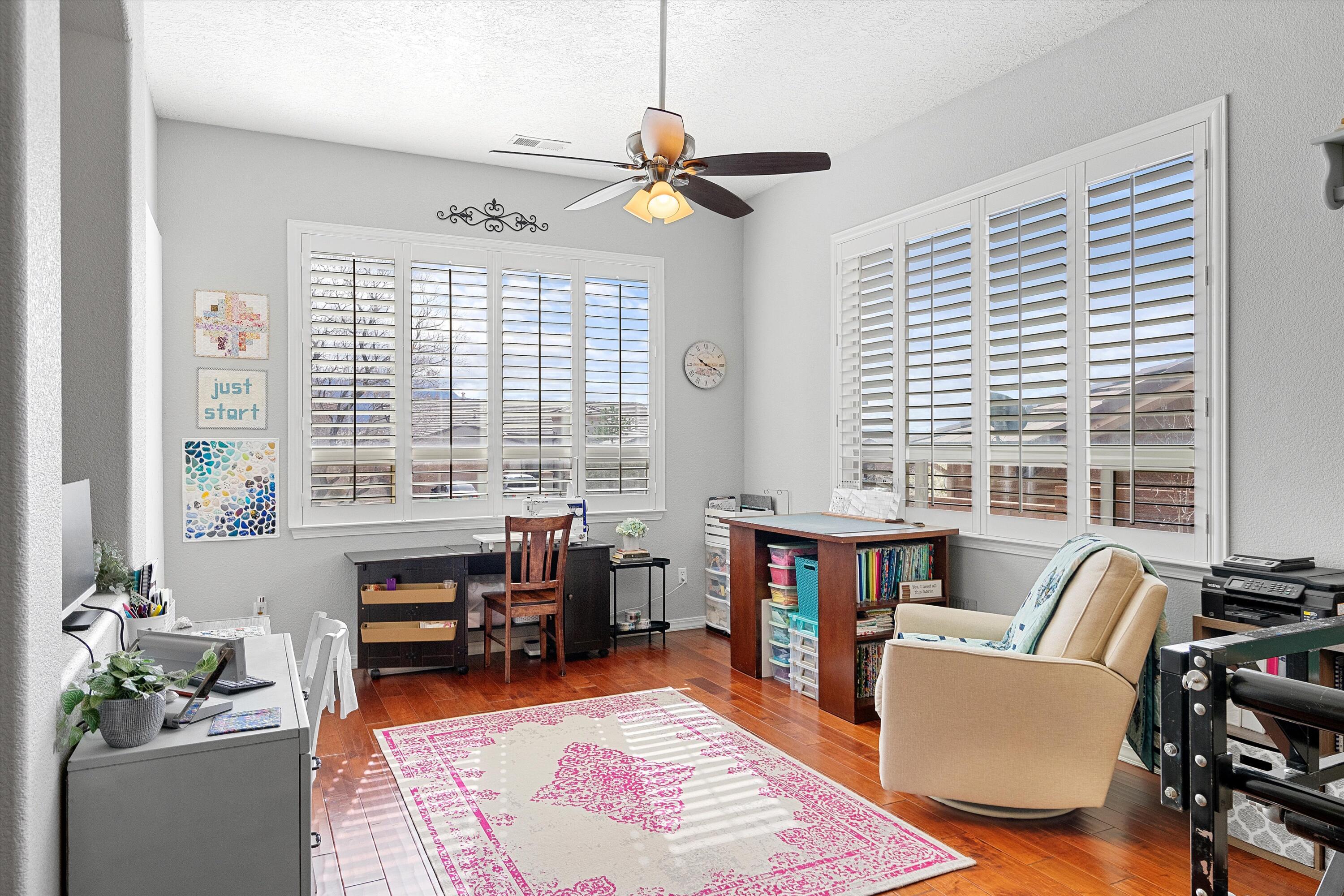 1007 Desert Broom Road NE