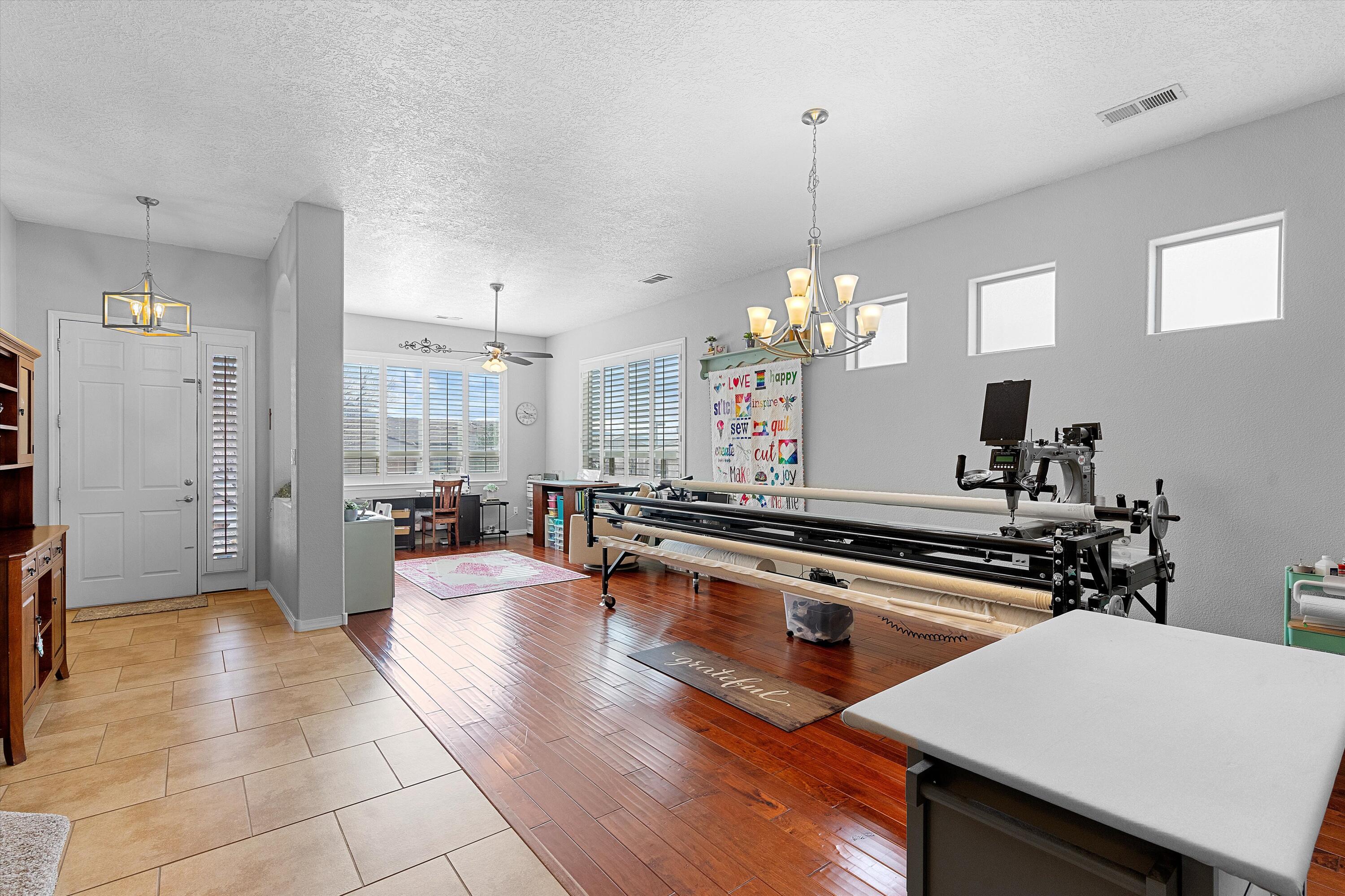 1007 Desert Broom Road NE