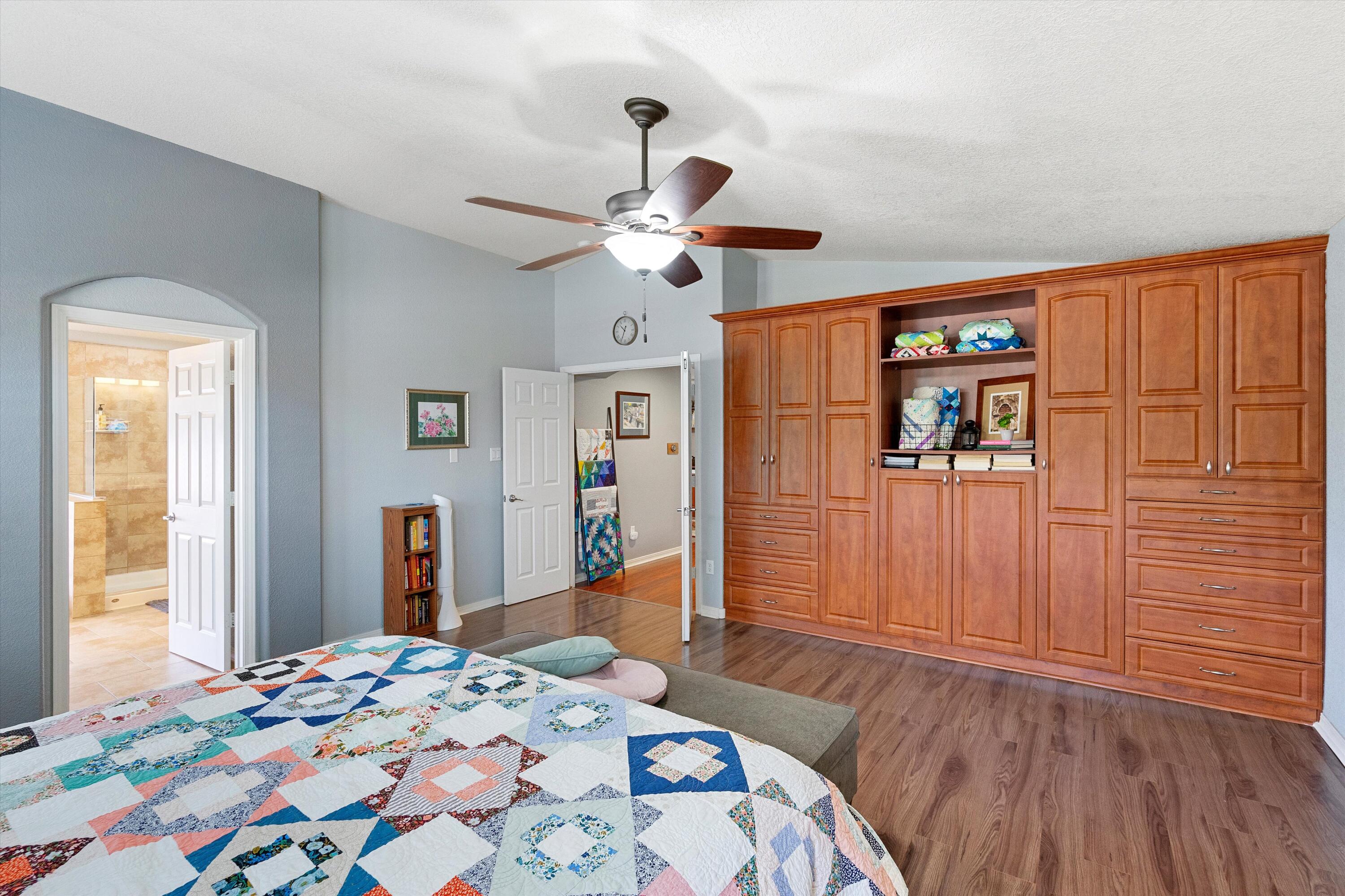 1007 Desert Broom Road NE