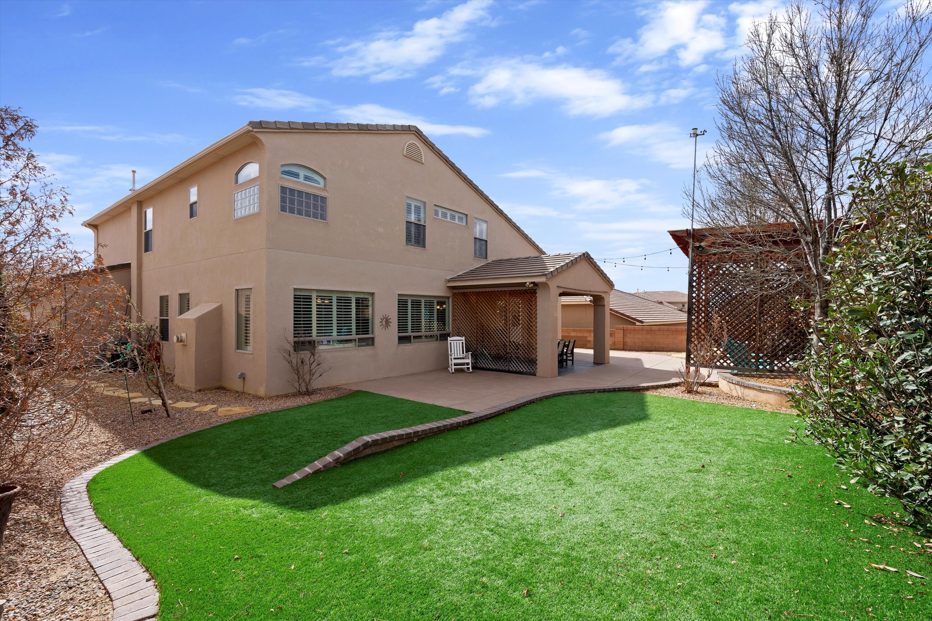 1007 Desert Broom Road NE