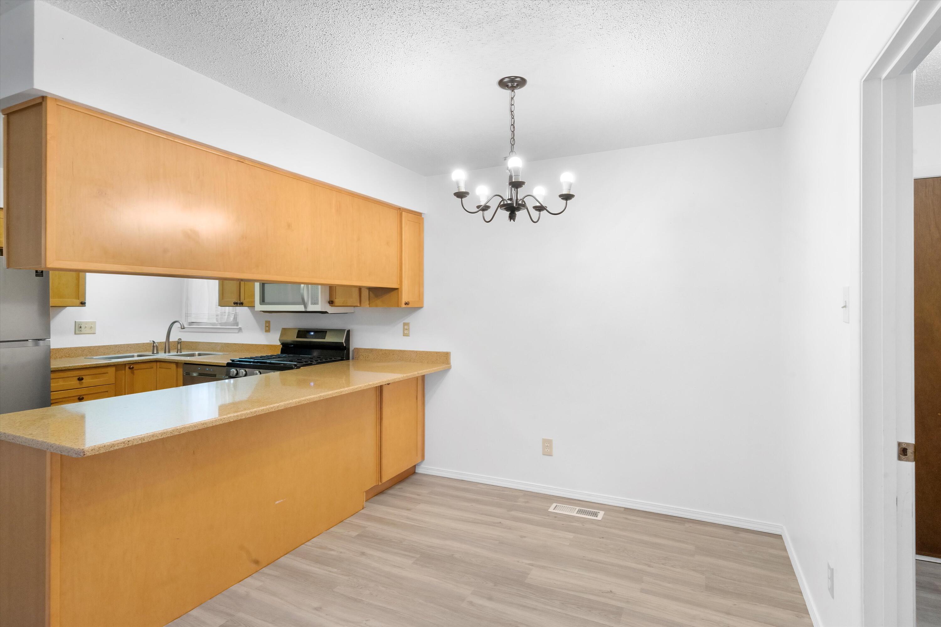 9126 Las Camas Road NE