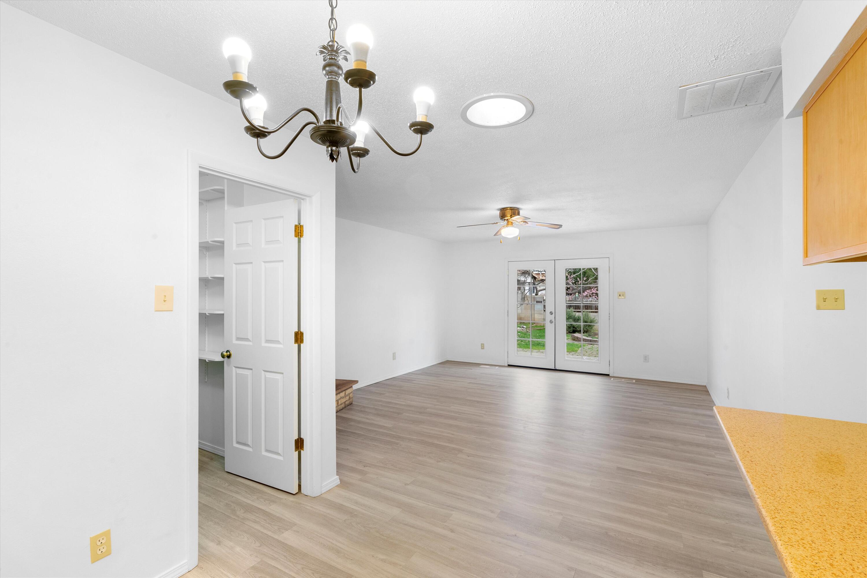 9126 Las Camas Road NE