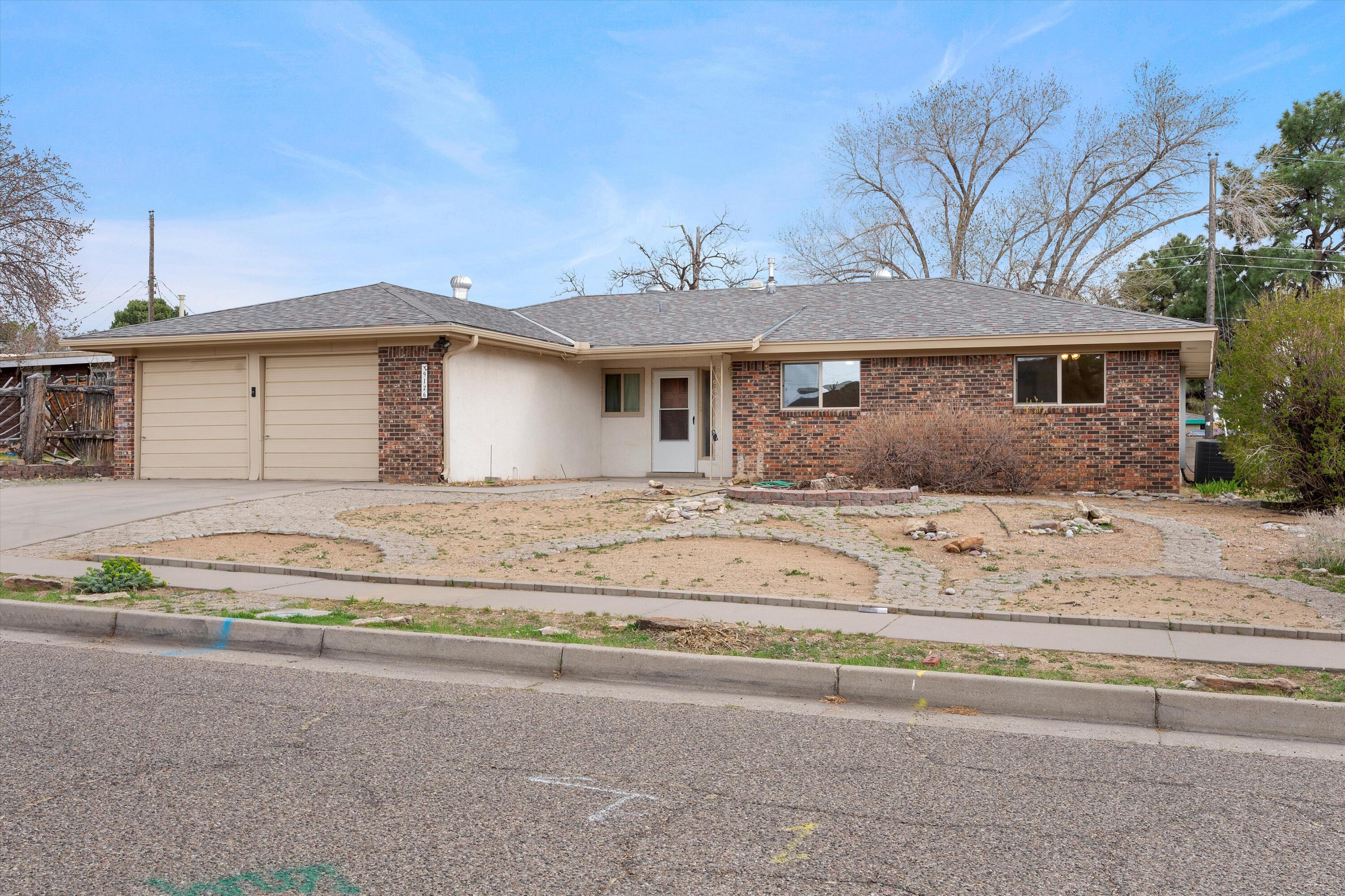 9126 Las Camas Road NE