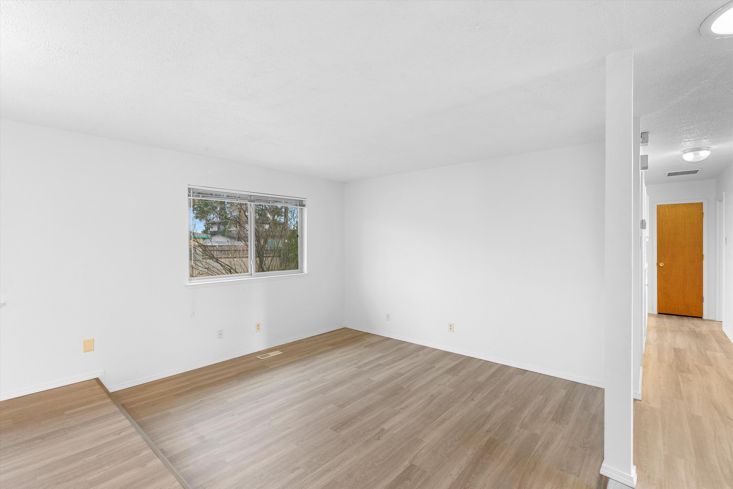 9126 Las Camas Road NE