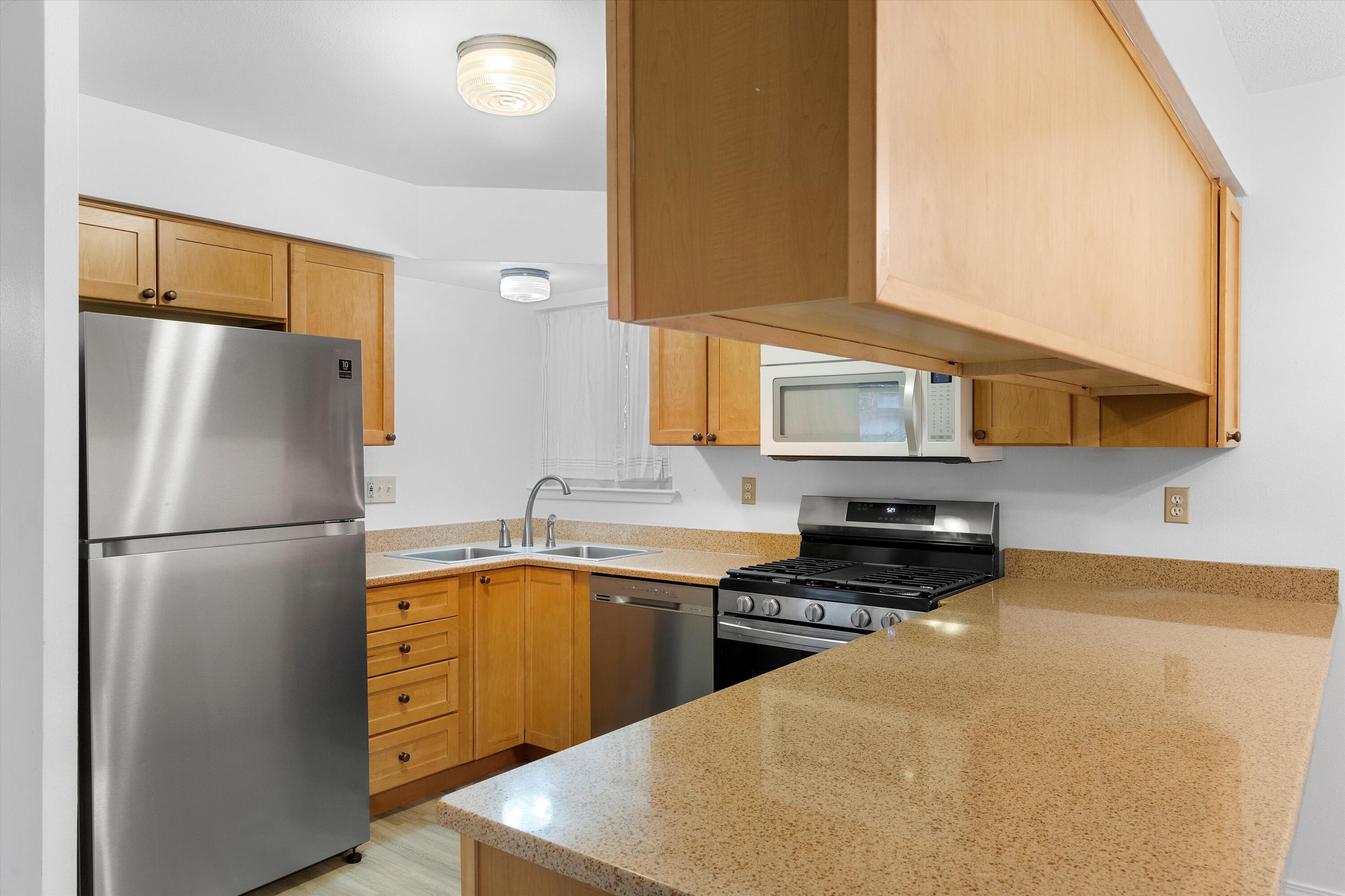 9126 Las Camas Road NE