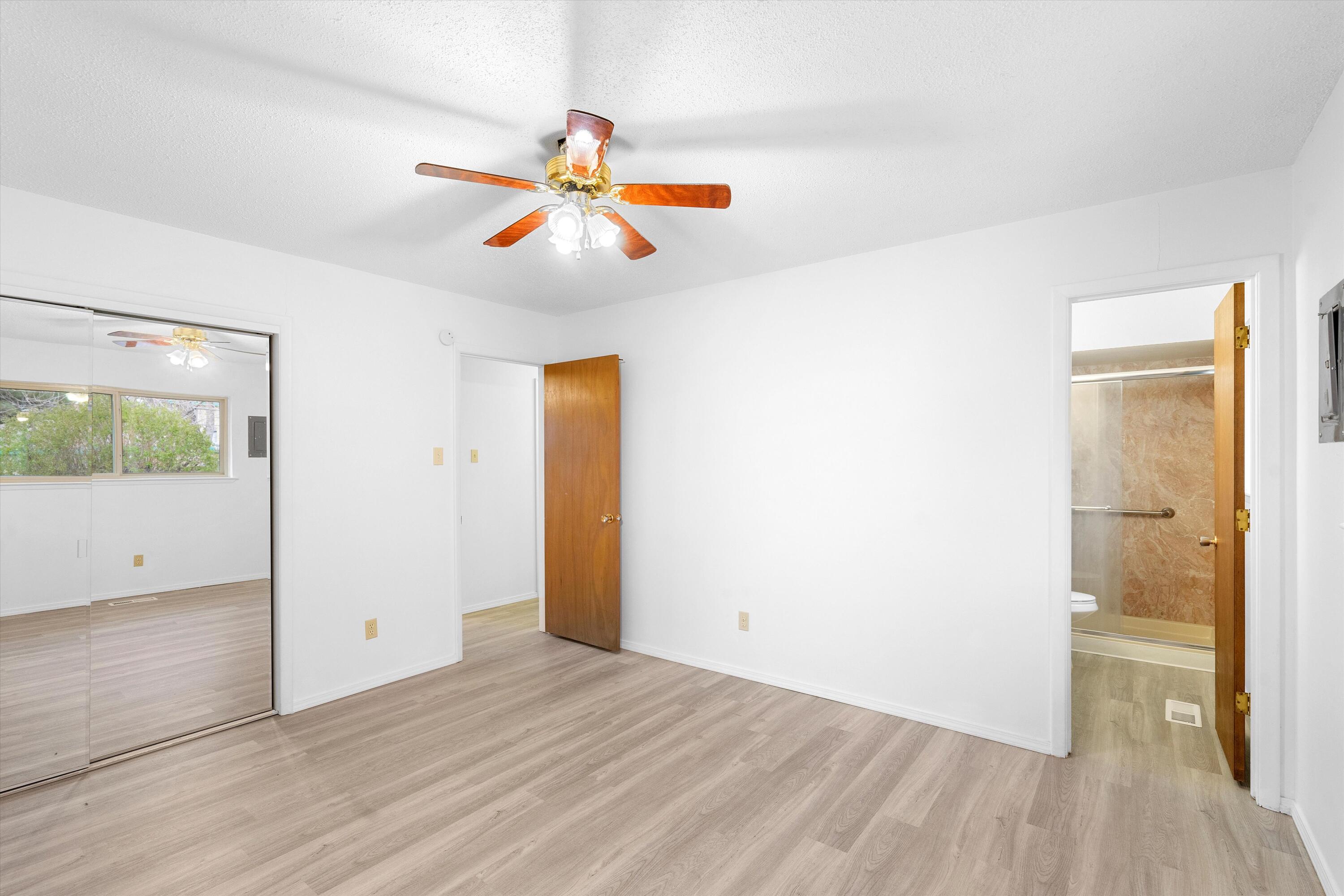 9126 Las Camas Road NE