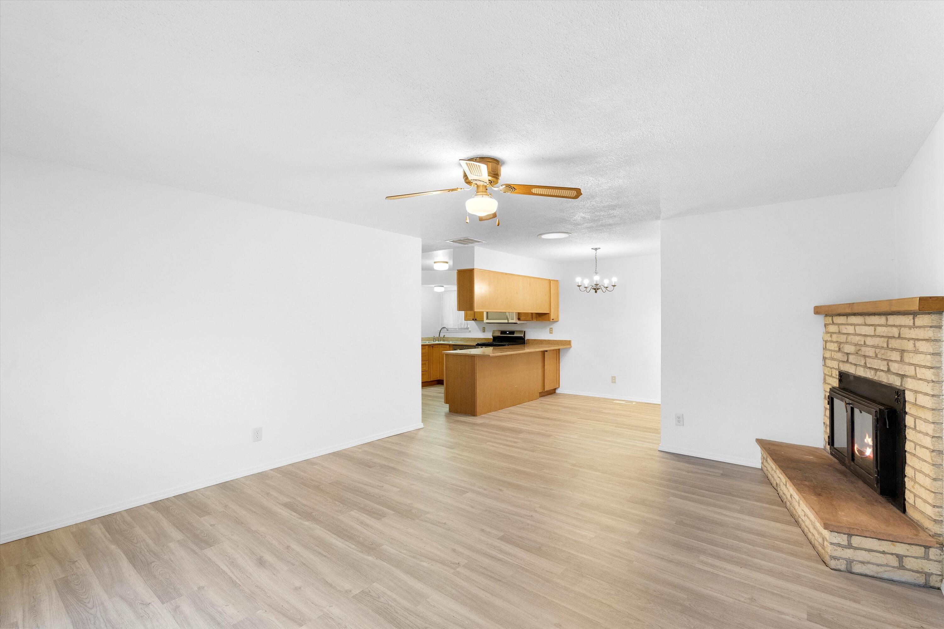 9126 Las Camas Road NE