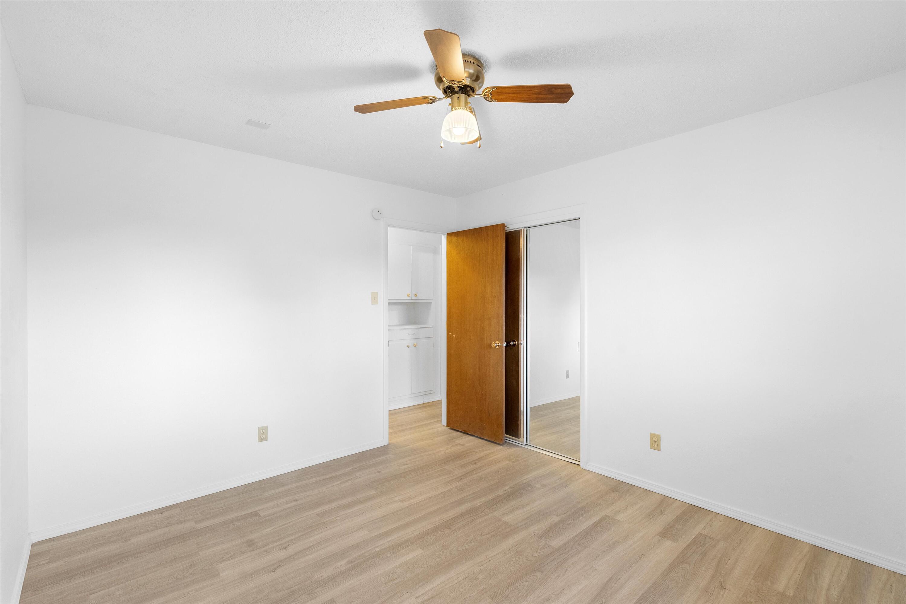 9126 Las Camas Road NE