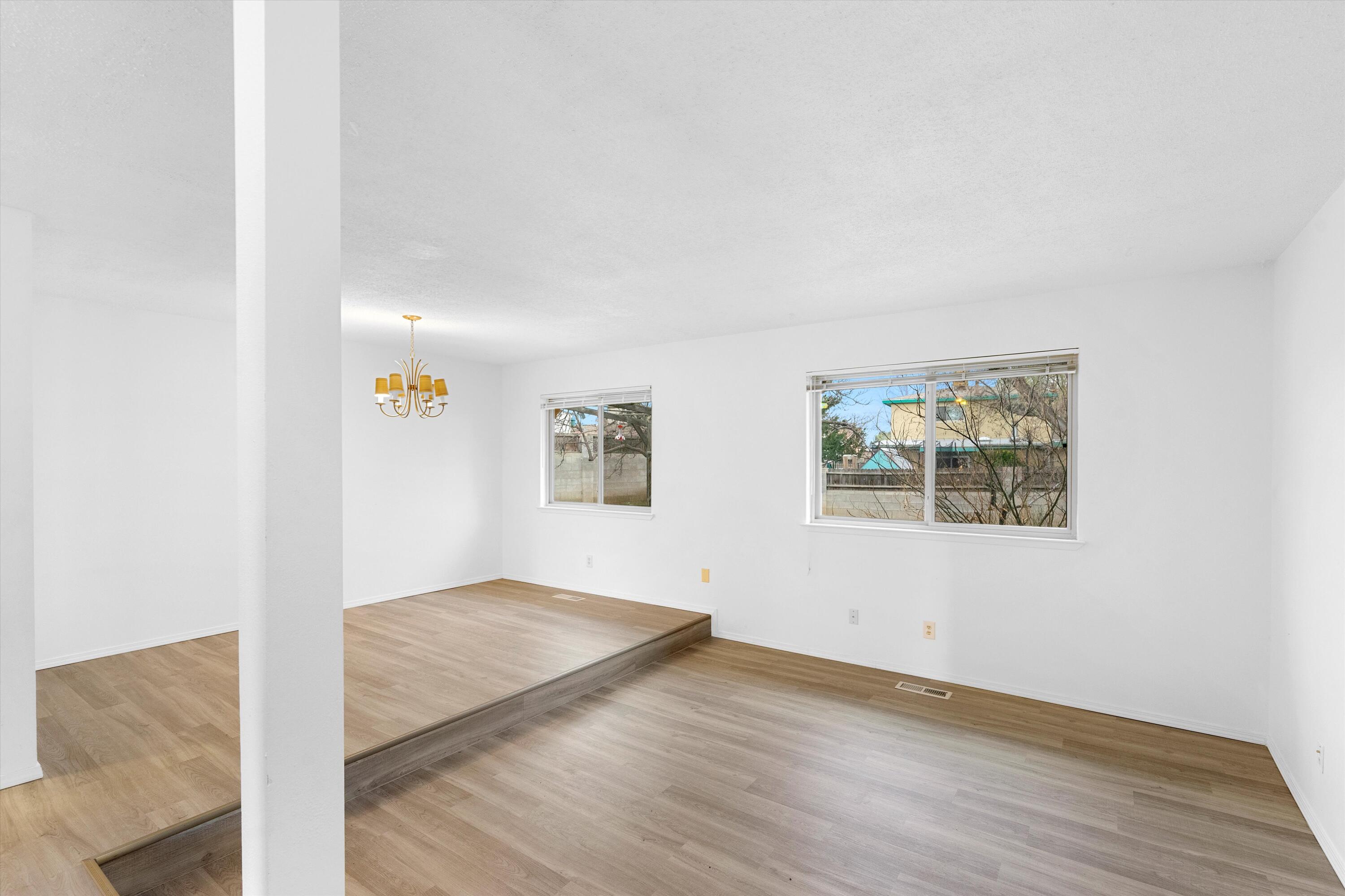 9126 Las Camas Road NE