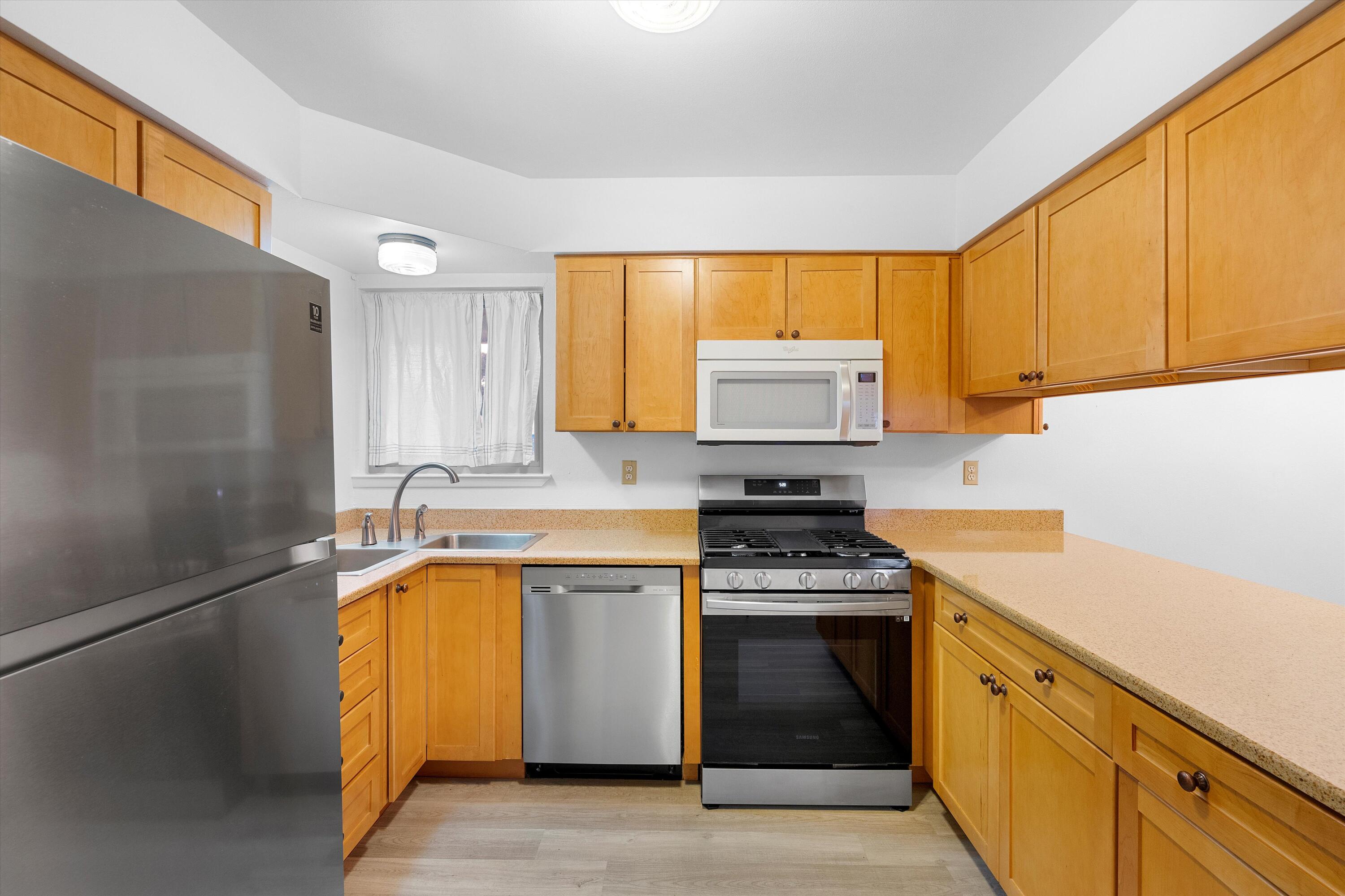 9126 Las Camas Road NE