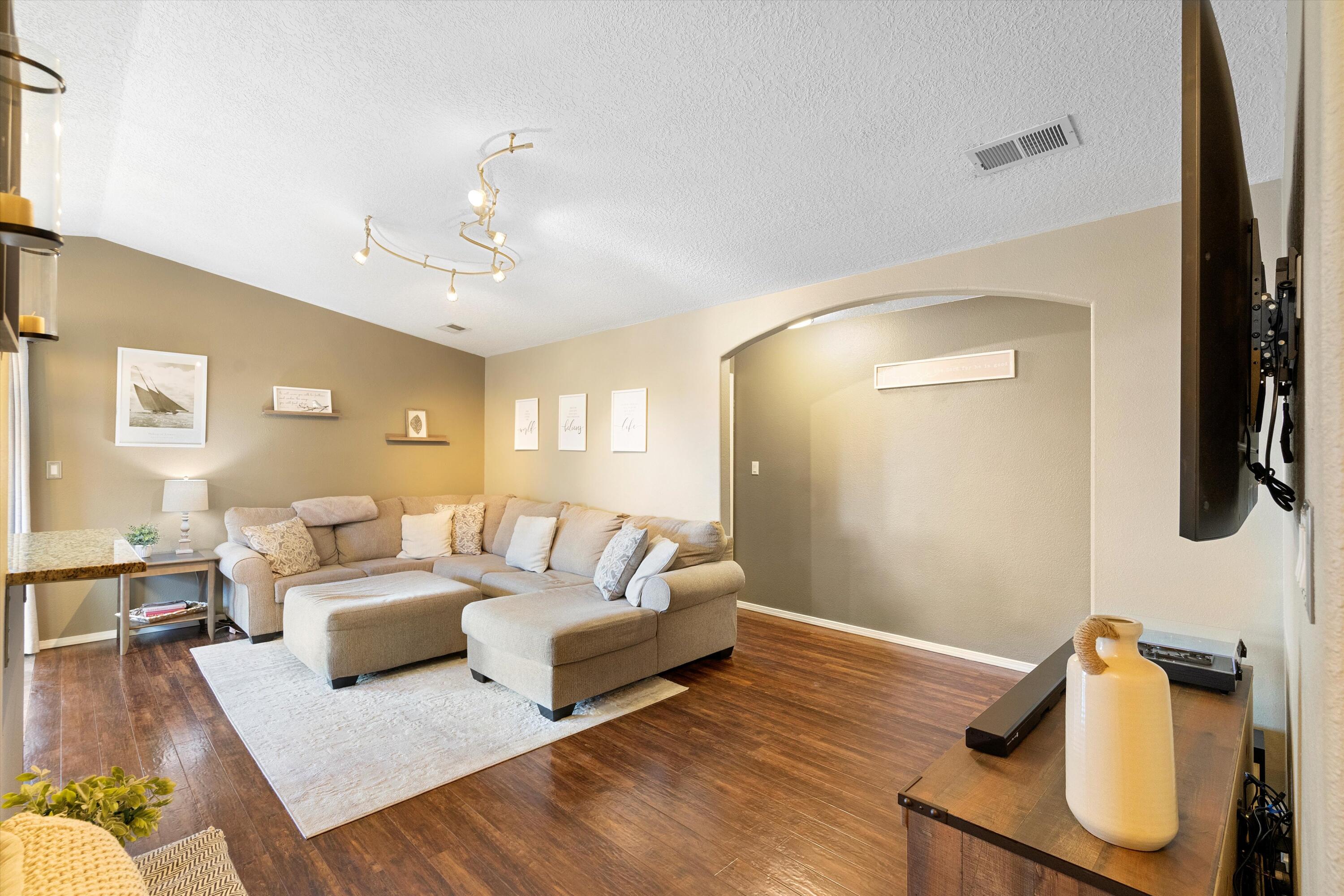 3839 Desert Pinon Drive NE