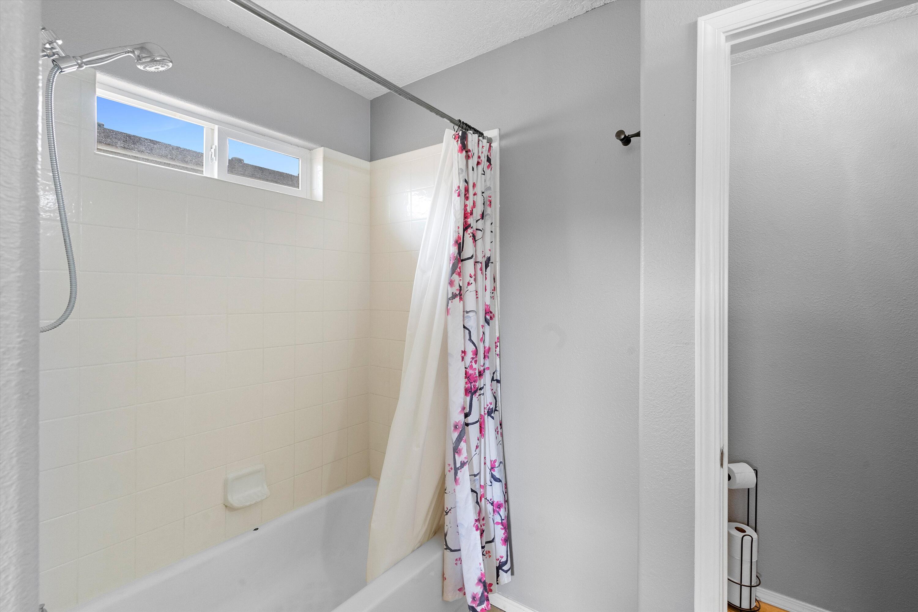 3839 Desert Pinon Drive NE