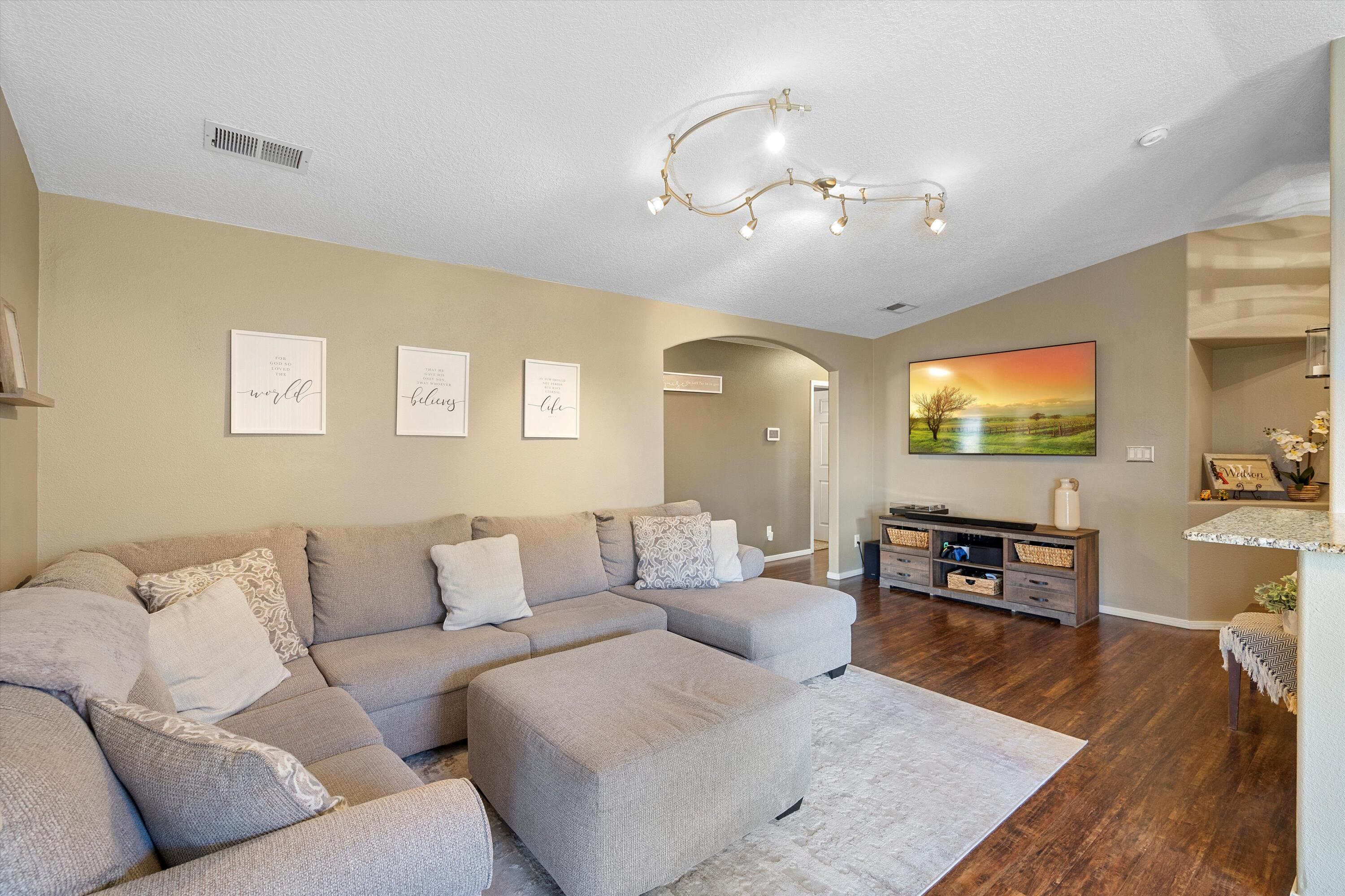 3839 Desert Pinon Drive NE