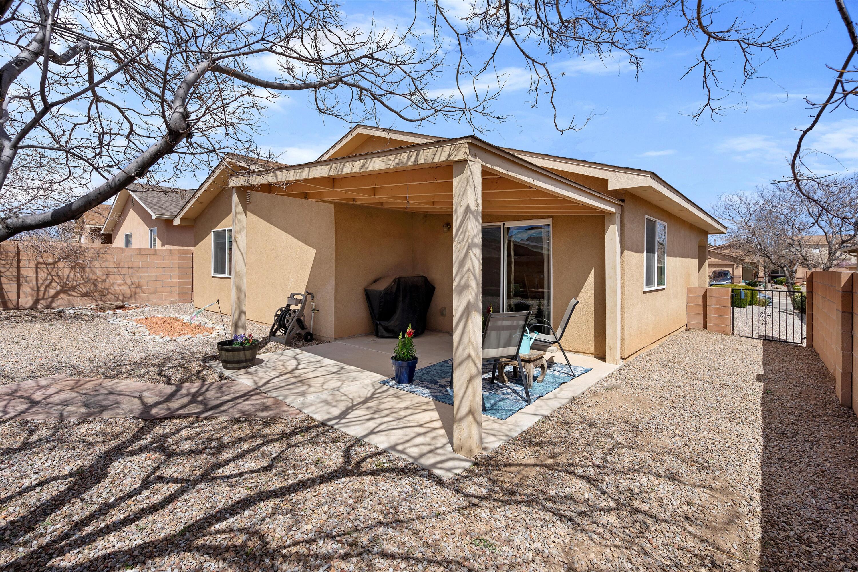 3839 Desert Pinon Drive NE