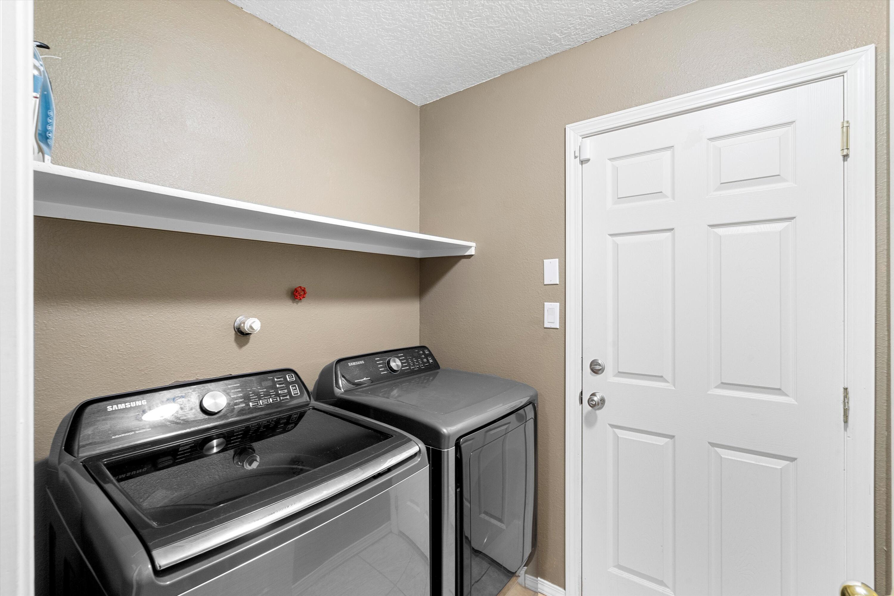 3839 Desert Pinon Drive NE