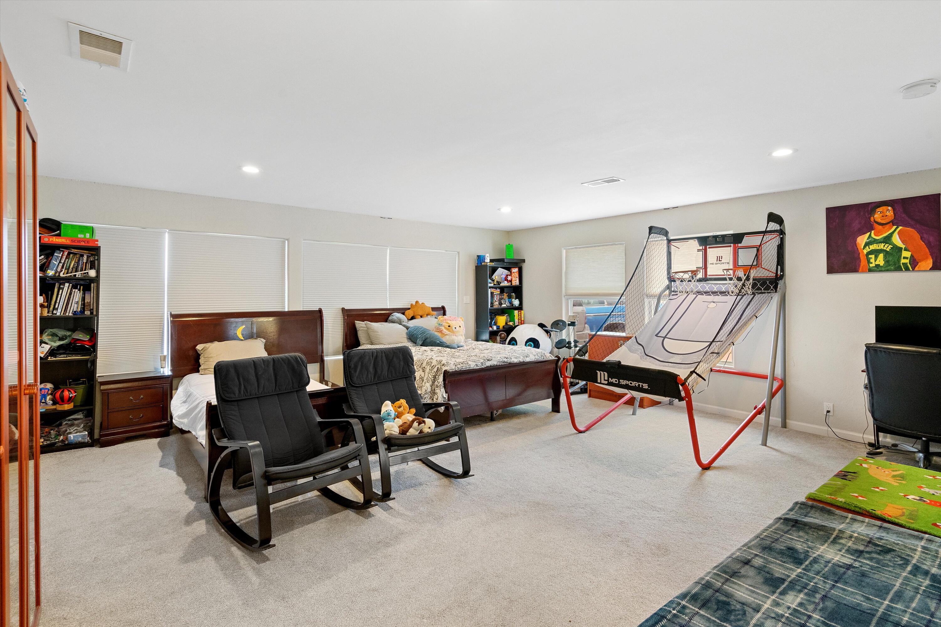 10811 Del Rey Avenue NE