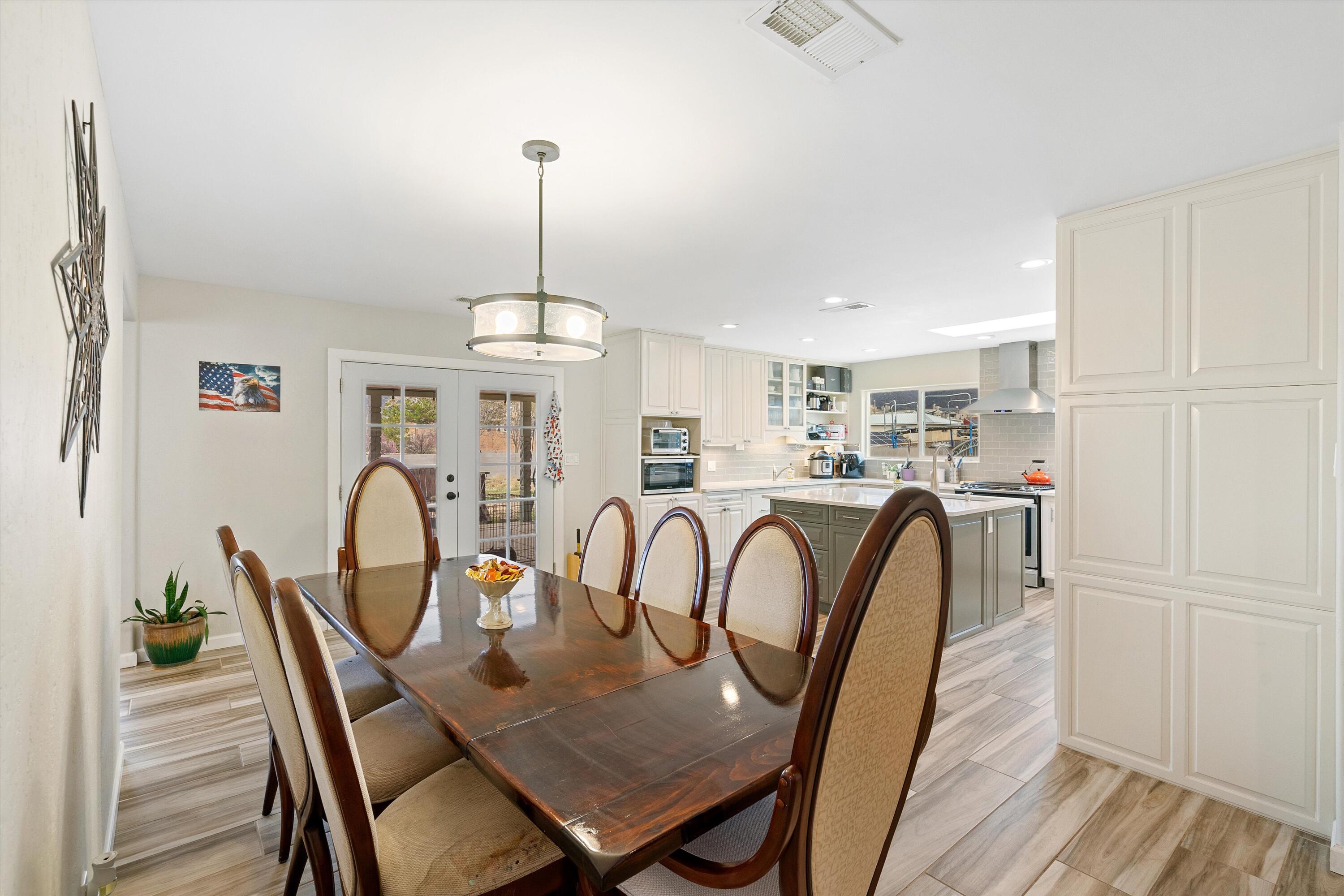 10811 Del Rey Avenue NE