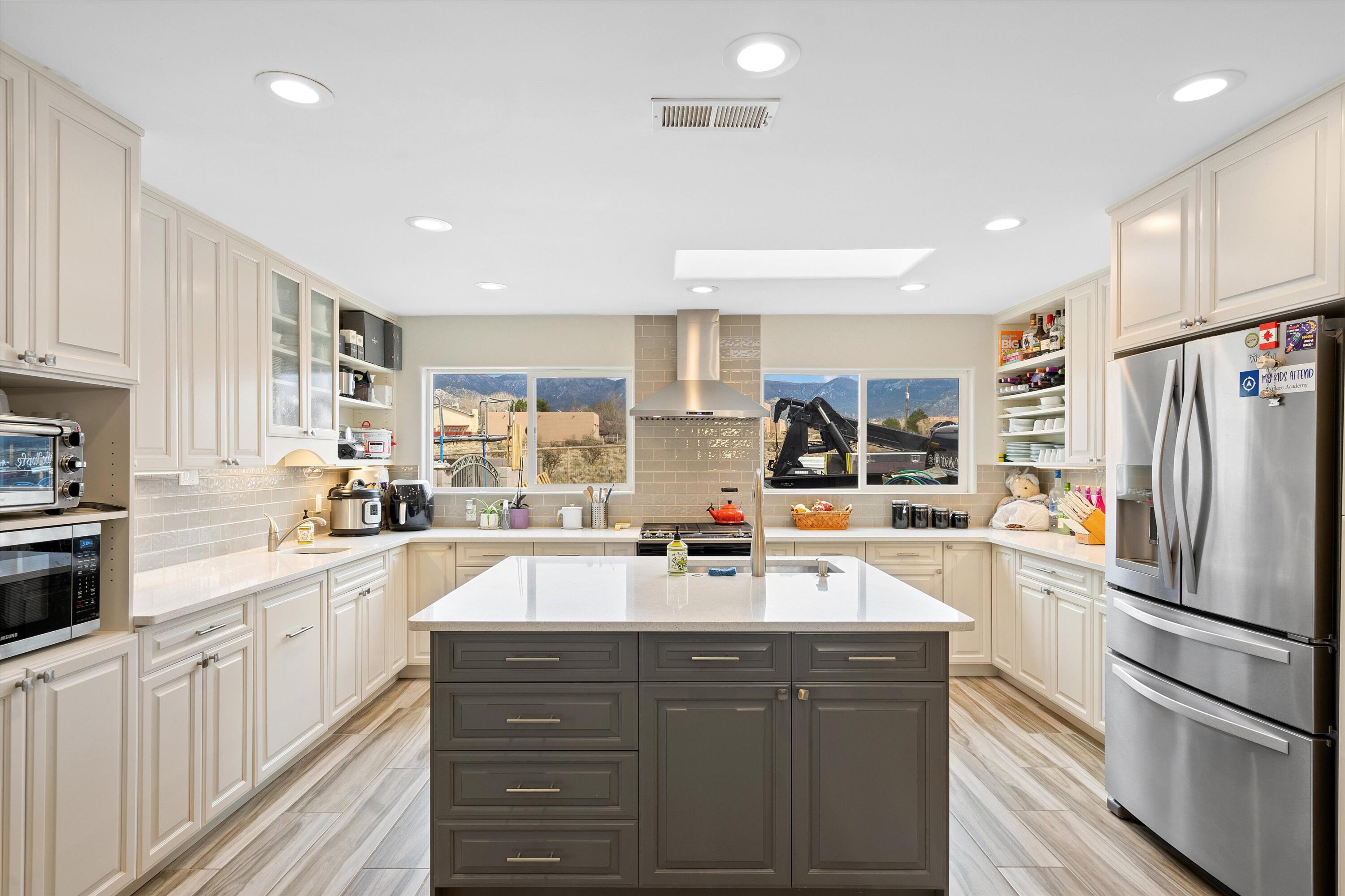 10811 Del Rey Avenue NE