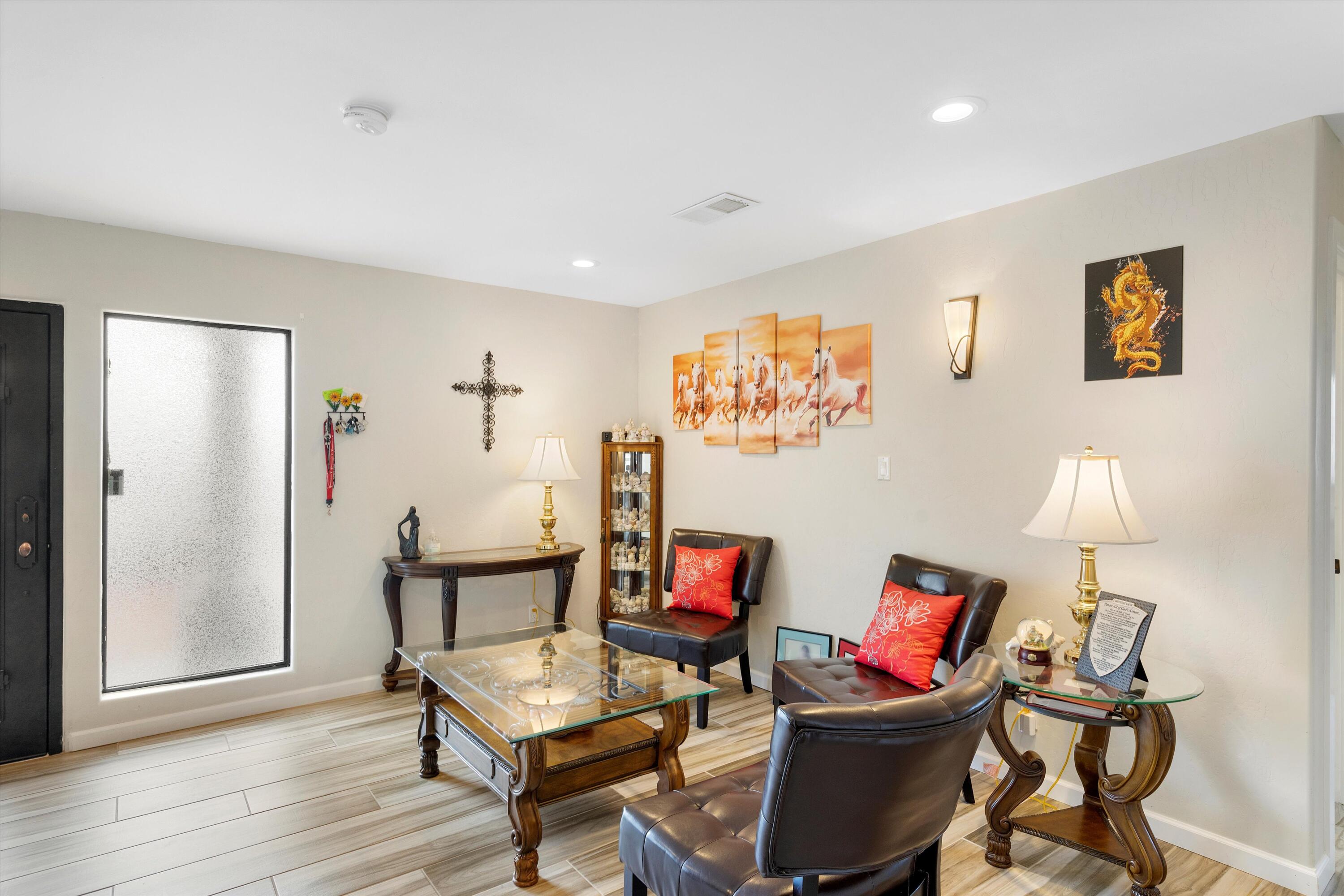 10811 Del Rey Avenue NE