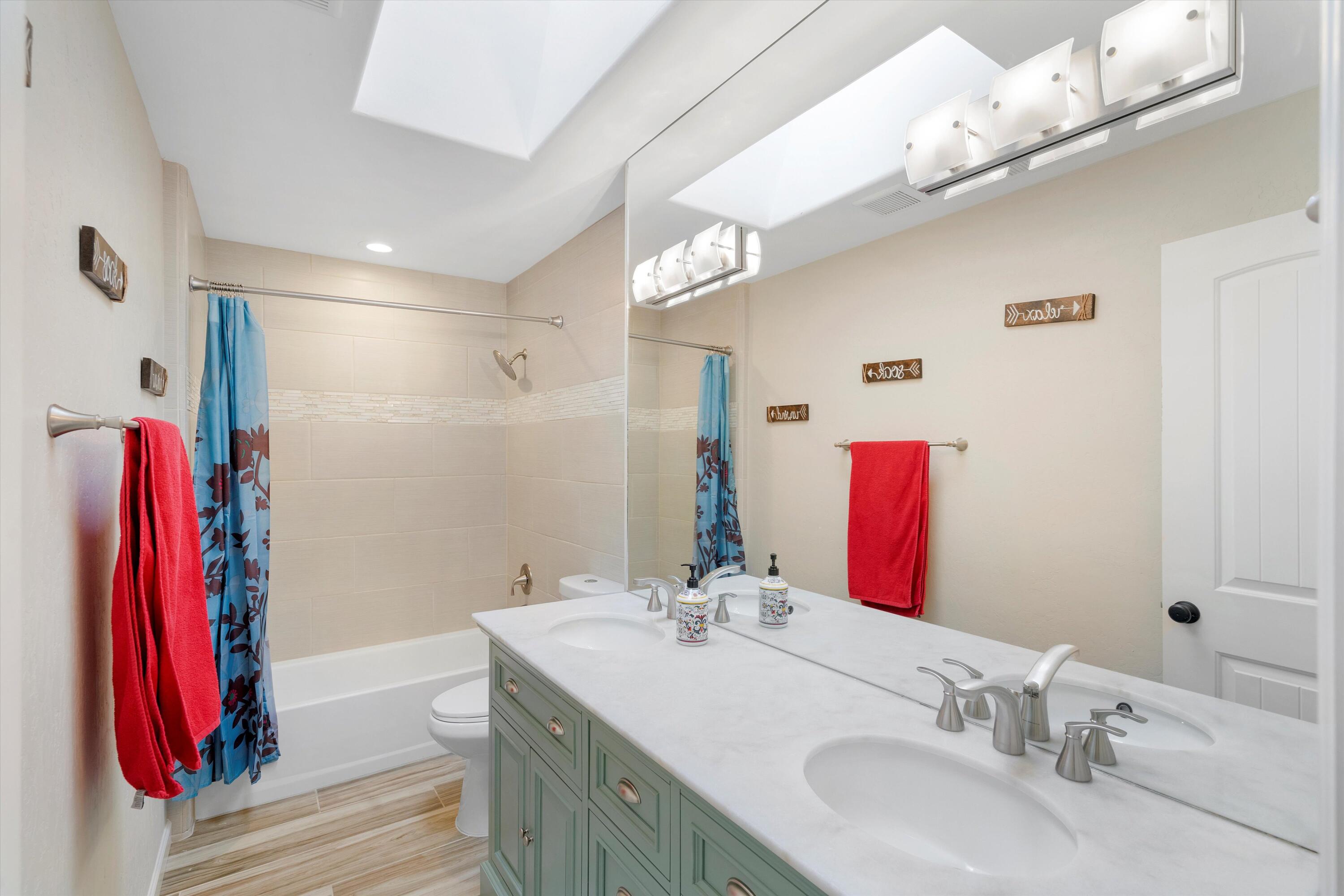 10811 Del Rey Avenue NE