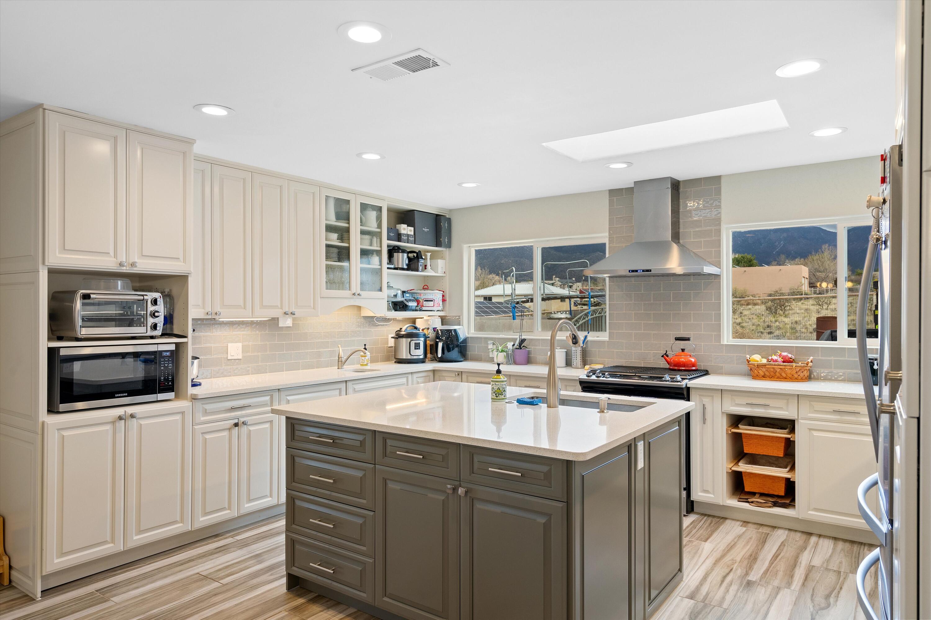 10811 Del Rey Avenue NE