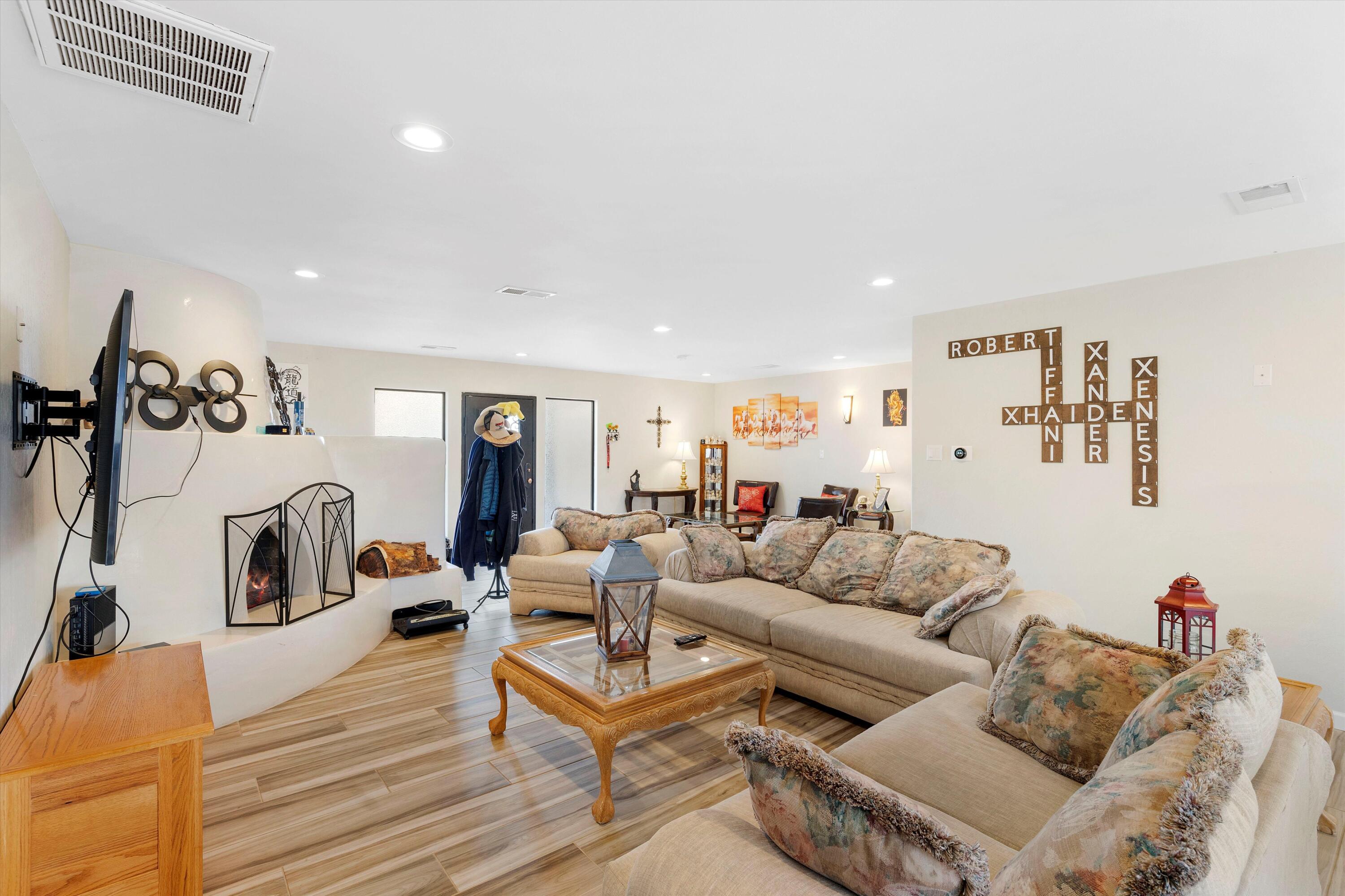 10811 Del Rey Avenue NE