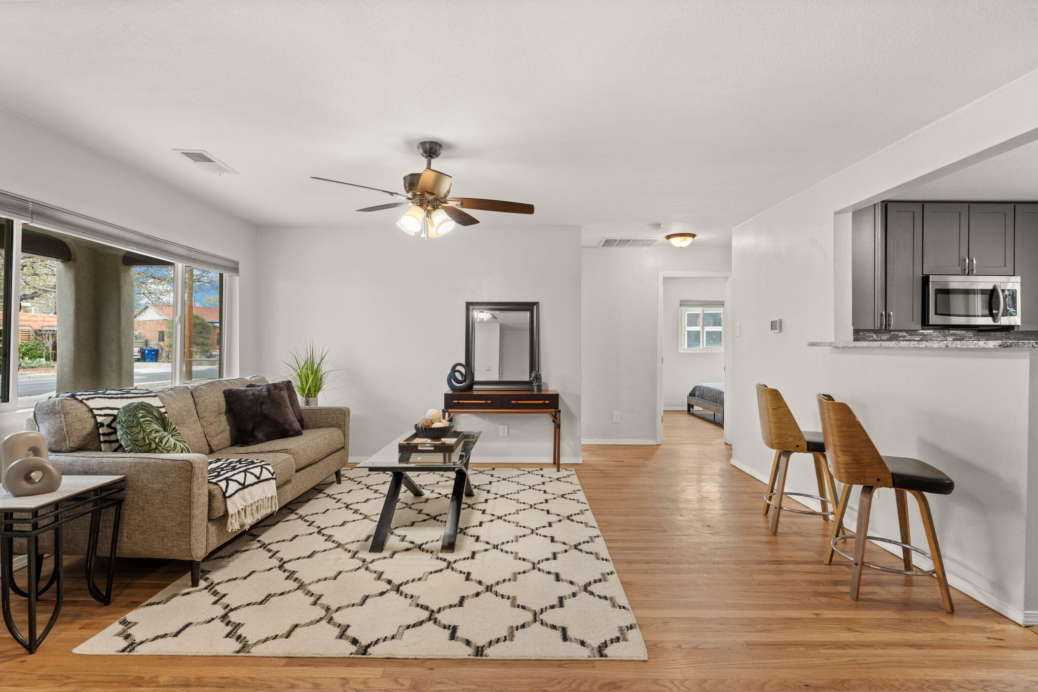 1037 Quincy Street SE