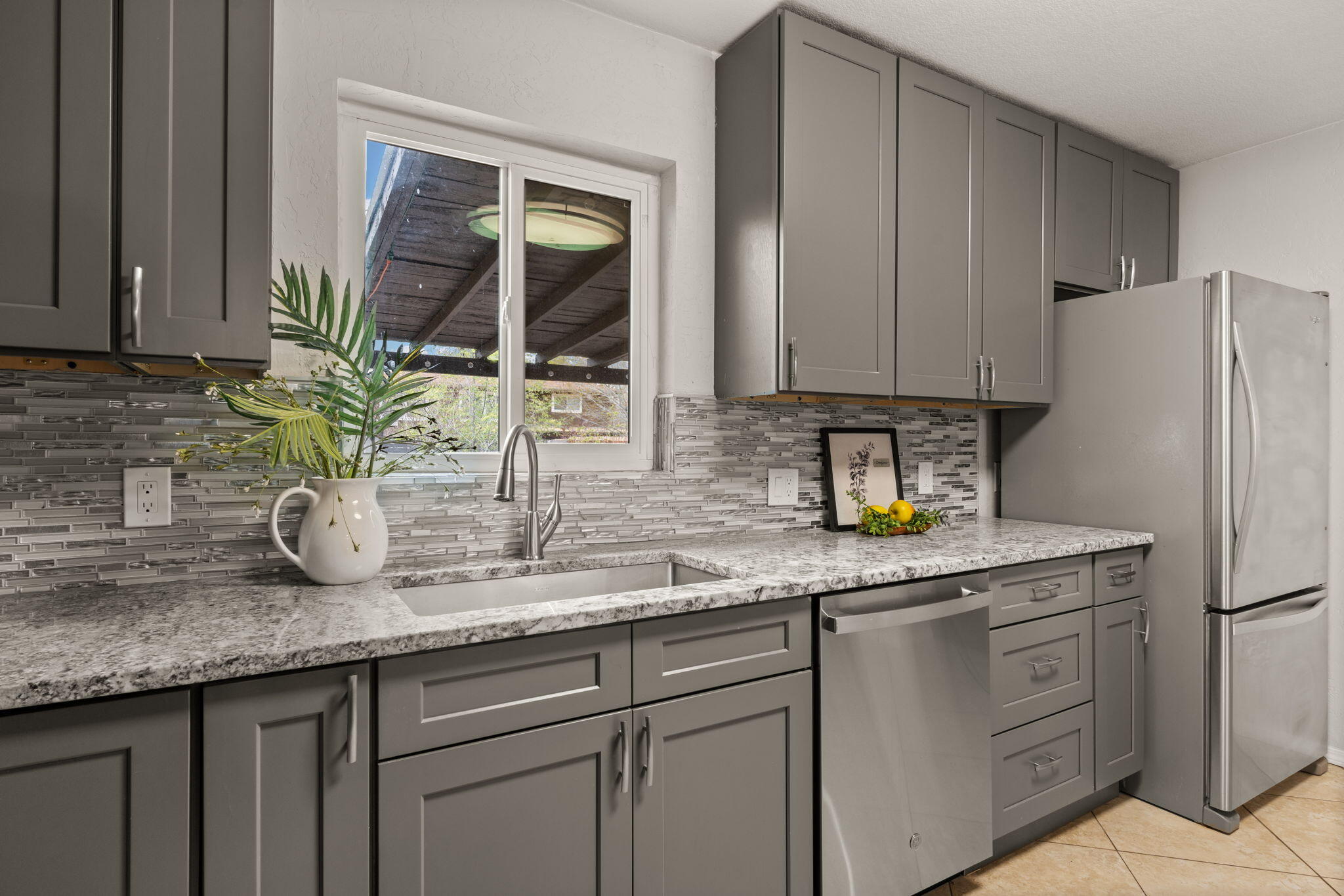 1037 Quincy Street SE