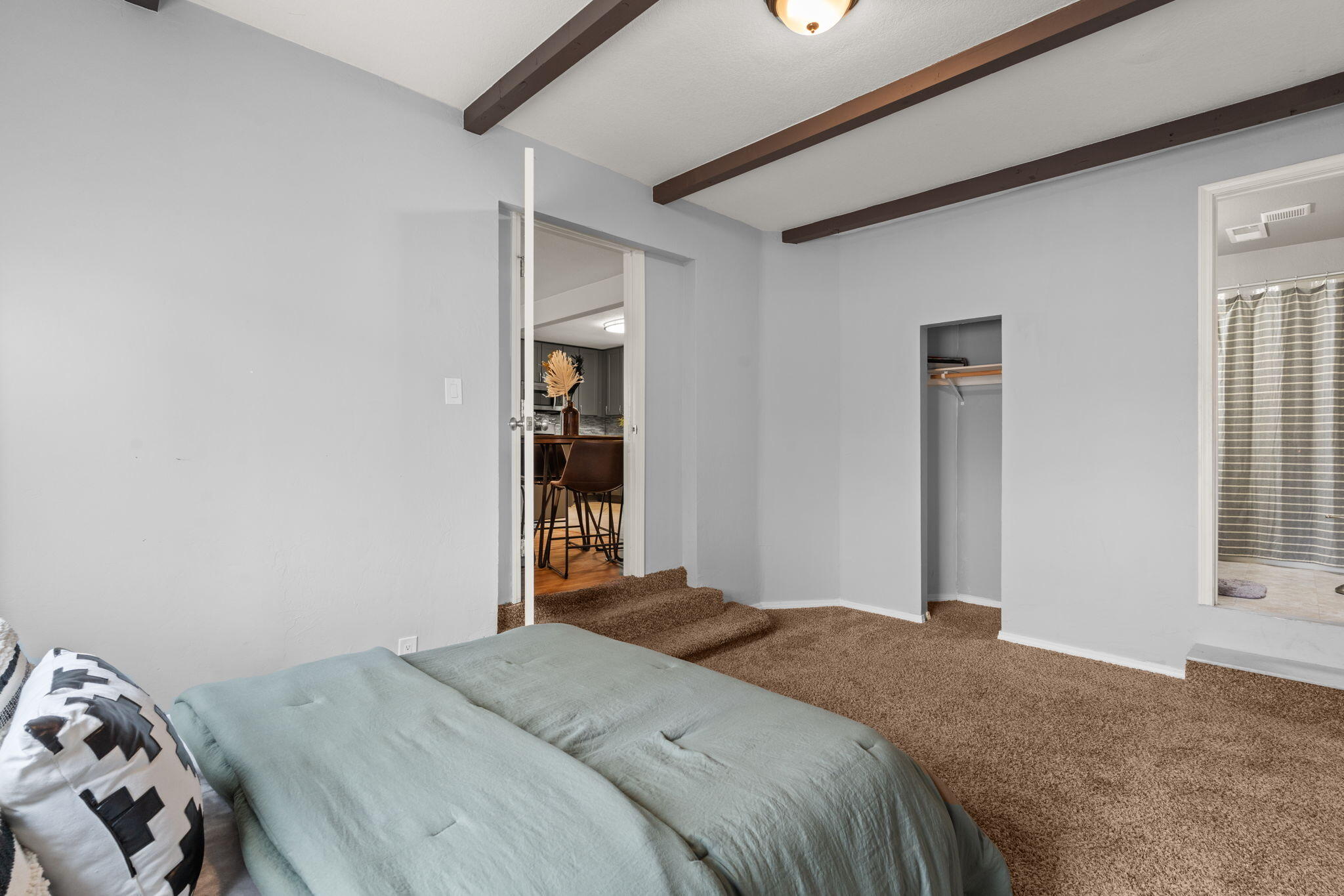 1037 Quincy Street SE