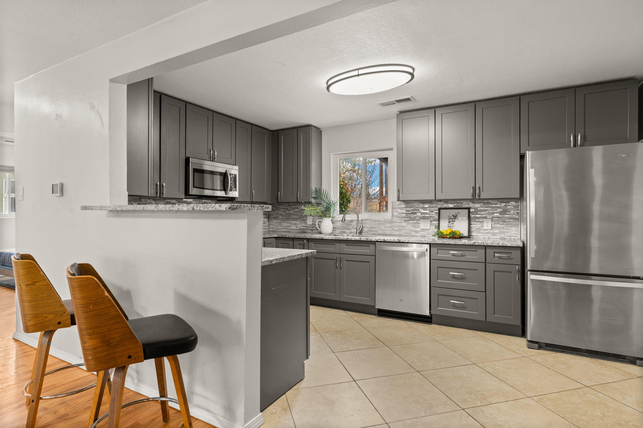 1037 Quincy Street SE