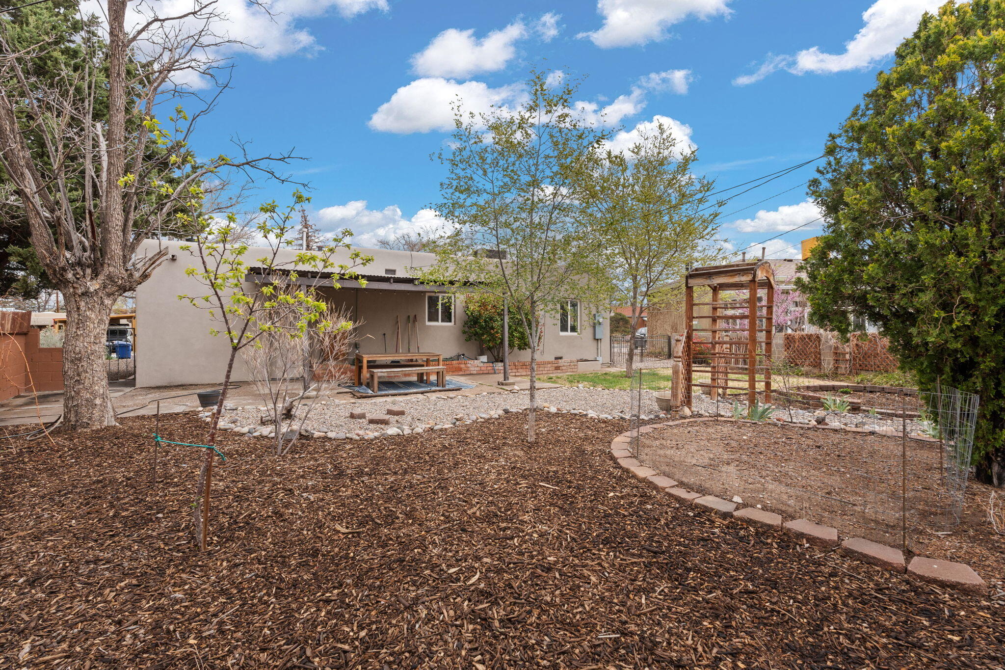 1037 Quincy Street SE