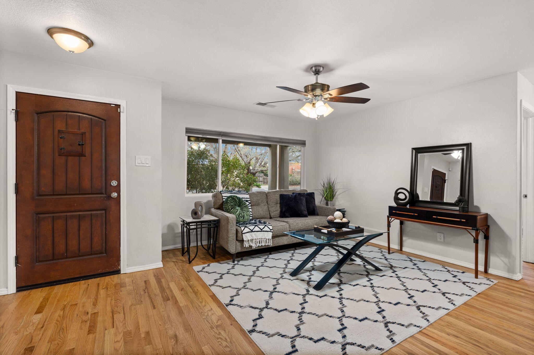 1037 Quincy Street SE