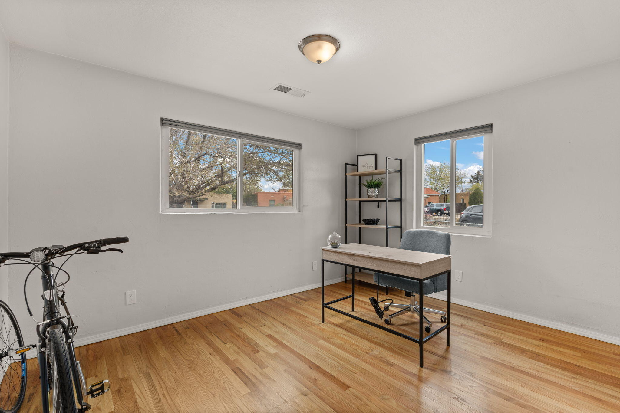 1037 Quincy Street SE