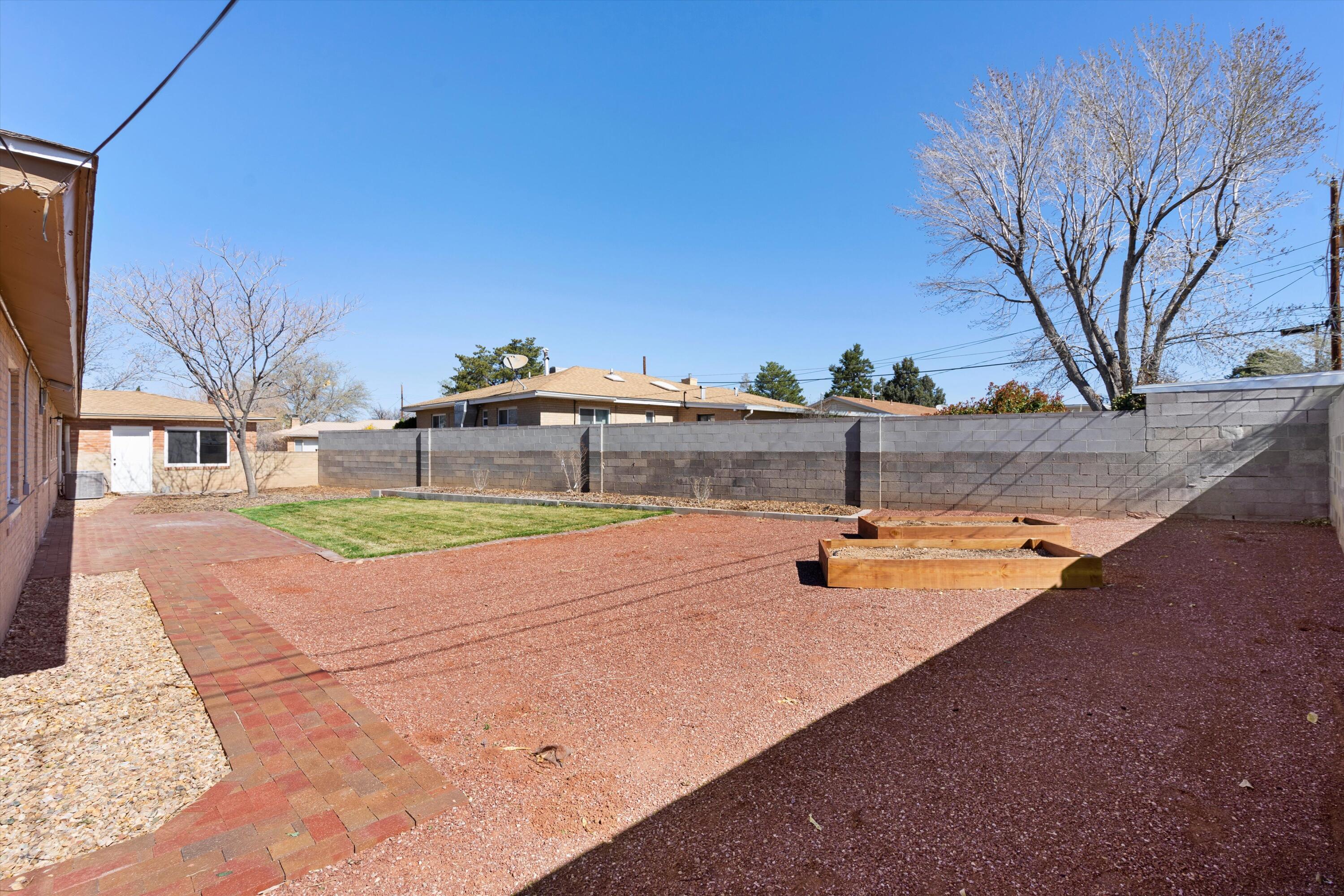 7905 Cutler Avenue NE