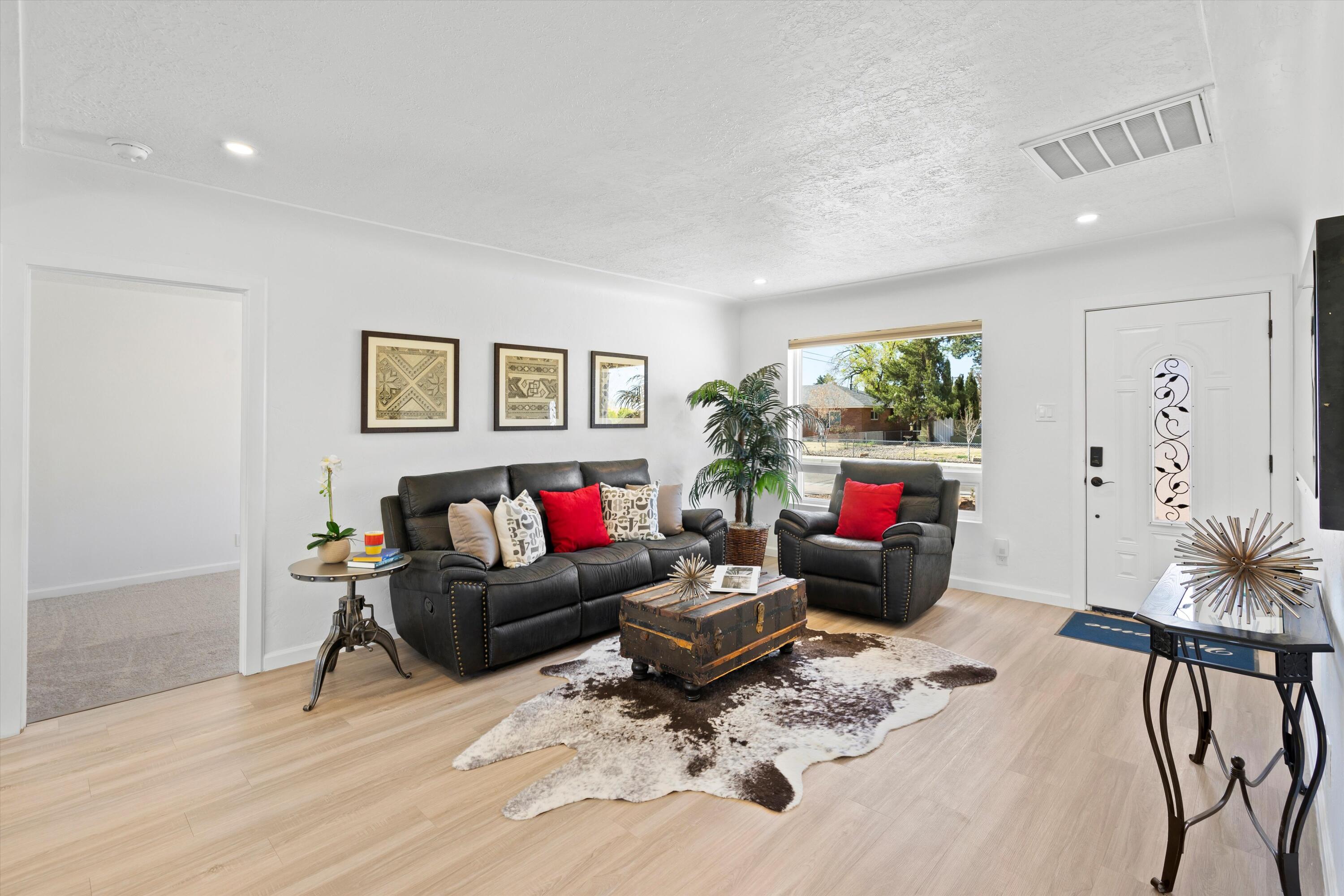 7905 Cutler Avenue NE