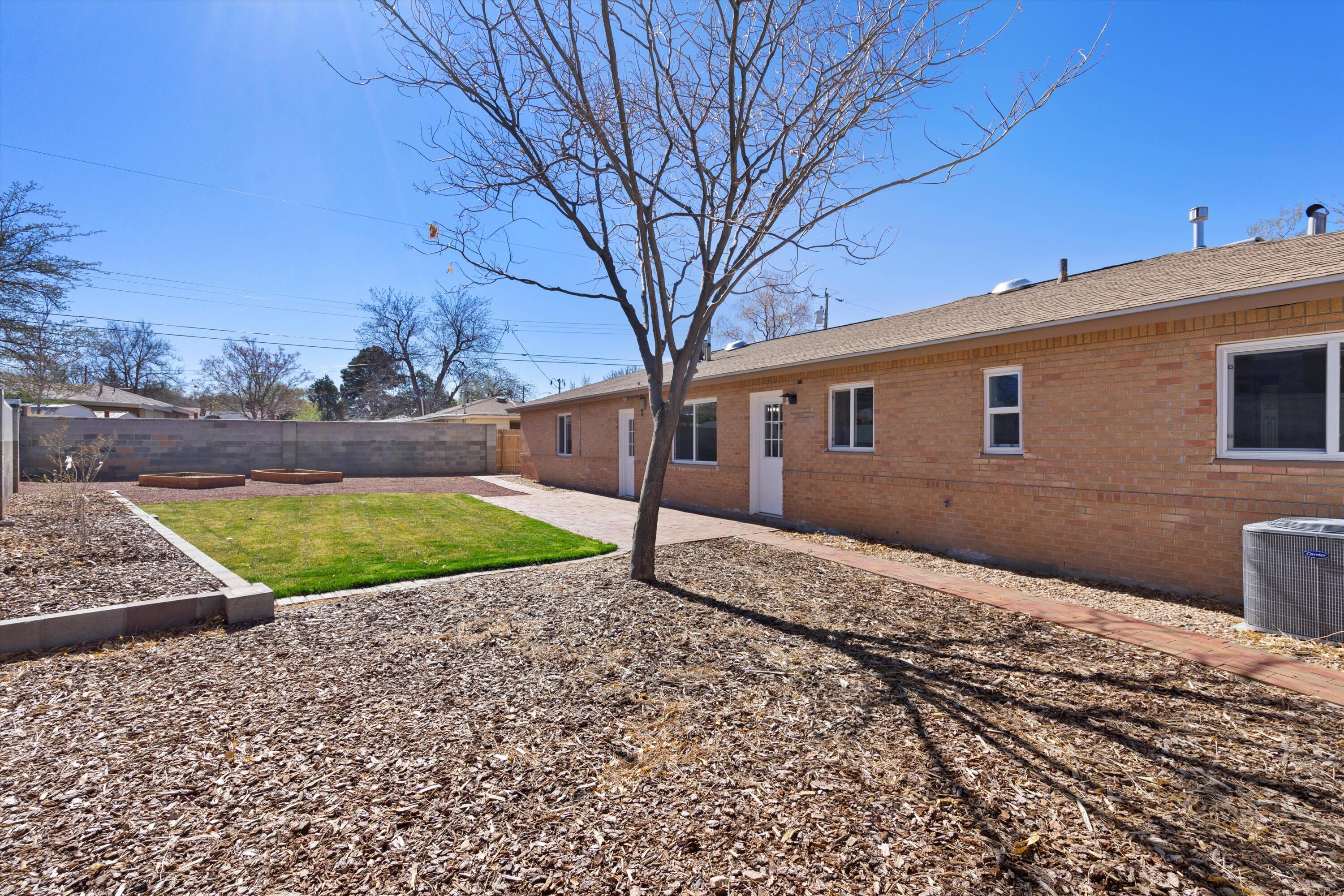 7905 Cutler Avenue NE