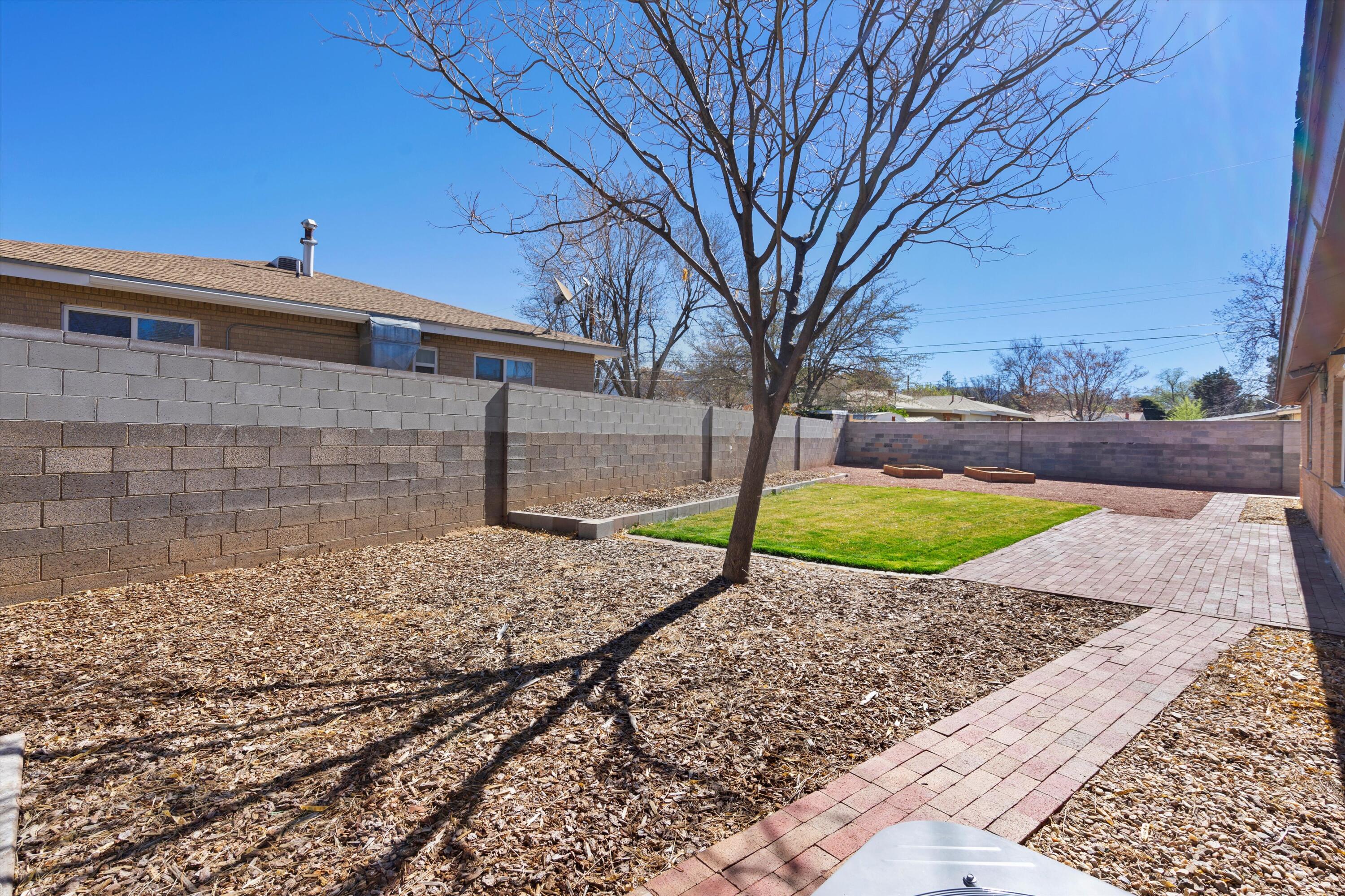 7905 Cutler Avenue NE