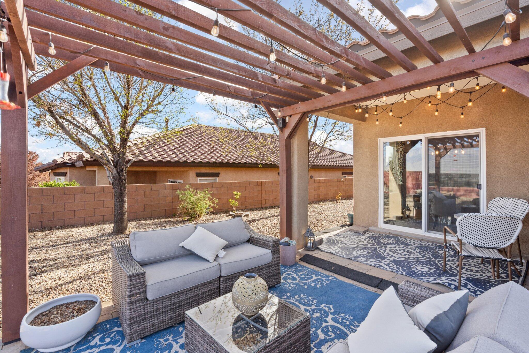 328 Paseo Vista Loop NE