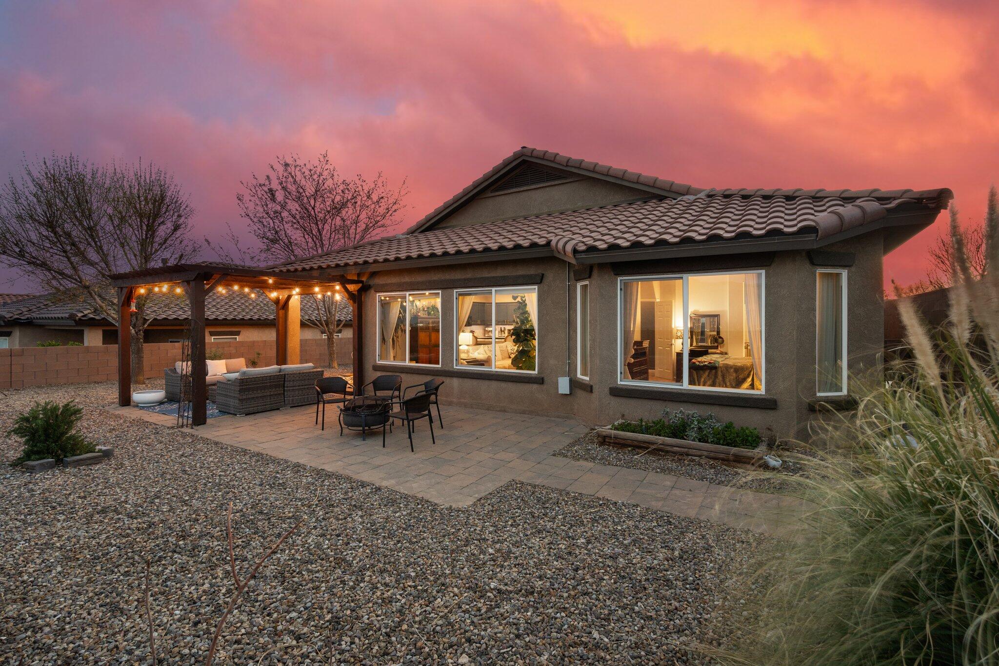 328 Paseo Vista Loop NE