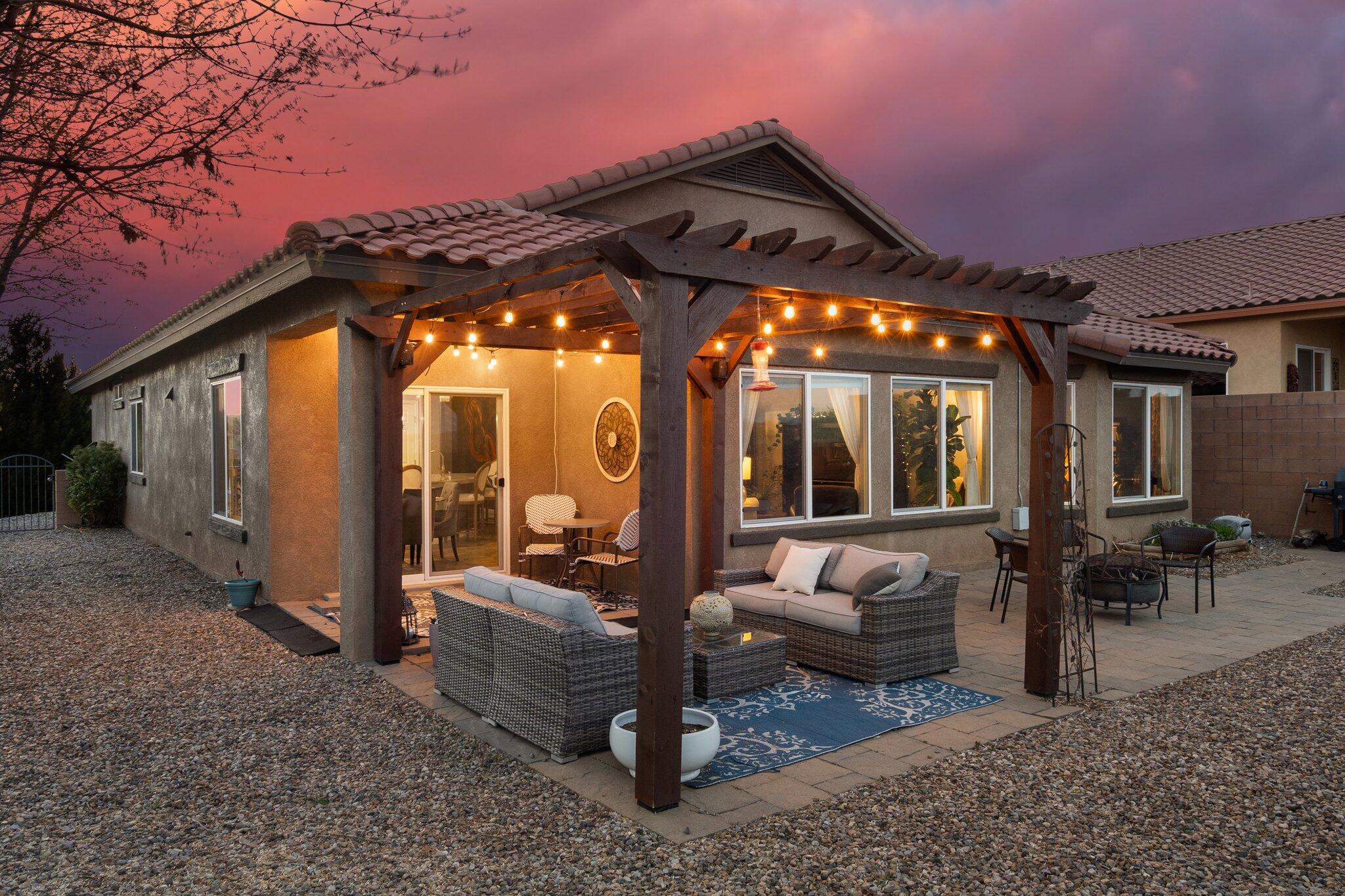 328 Paseo Vista Loop NE