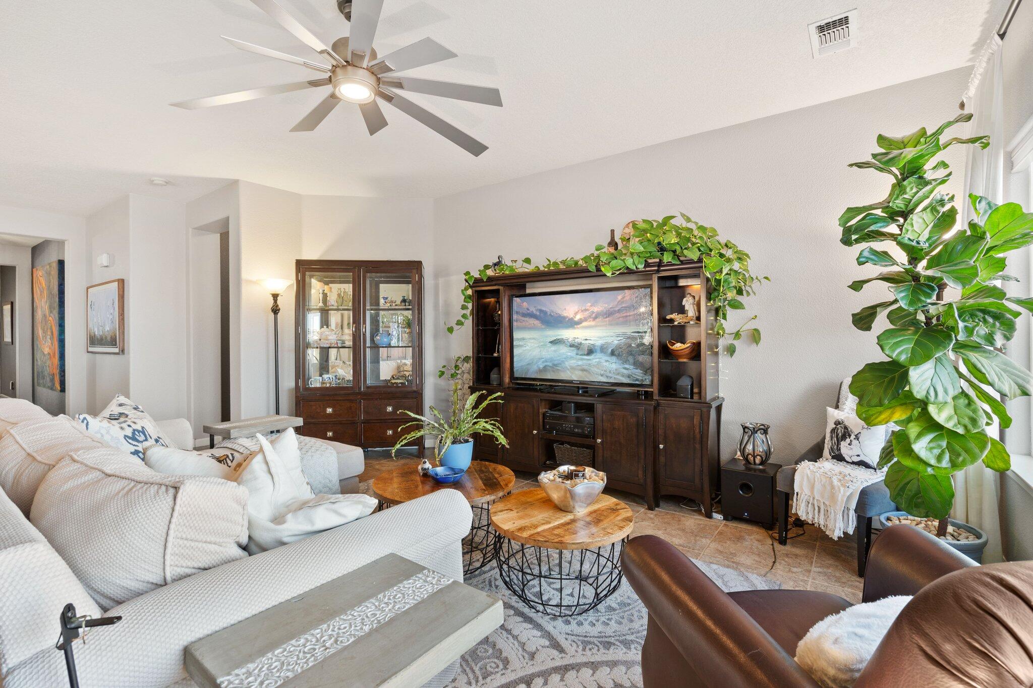 328 Paseo Vista Loop NE