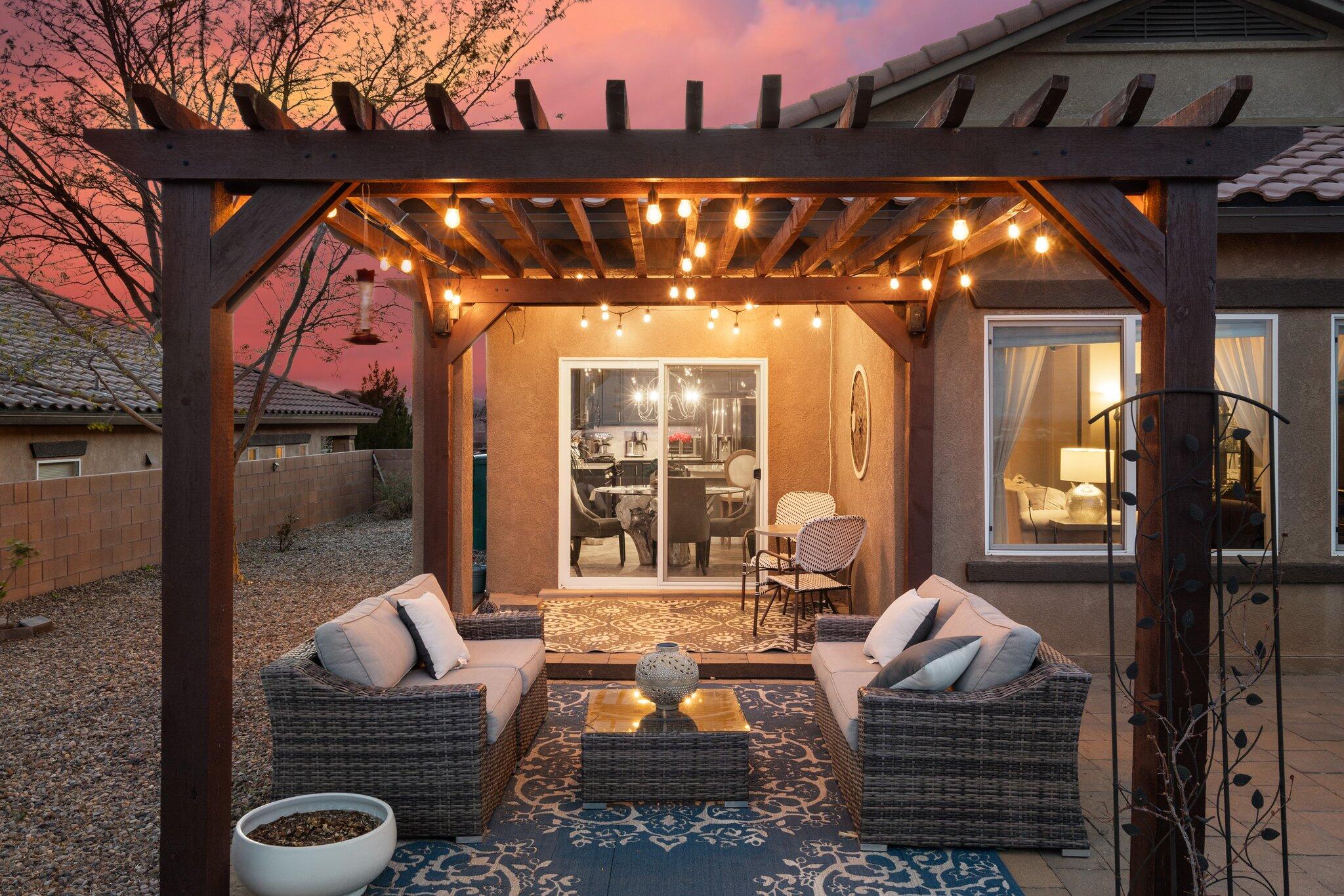 328 Paseo Vista Loop NE