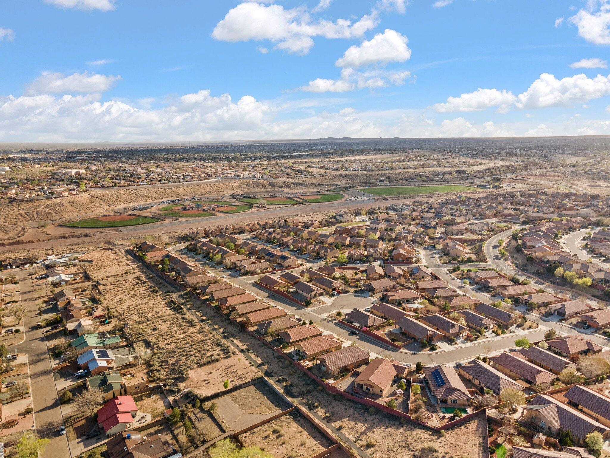 328 Paseo Vista Loop NE