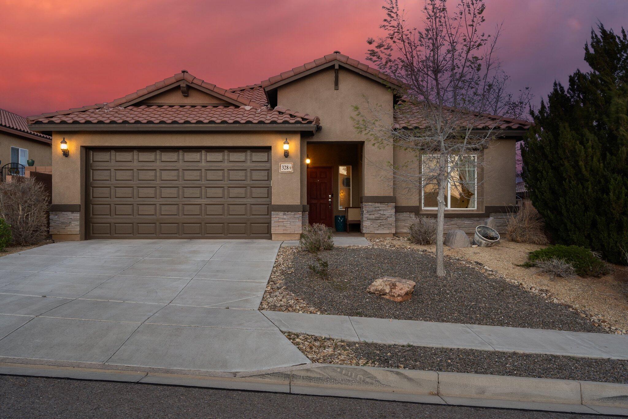 328 Paseo Vista Loop NE
